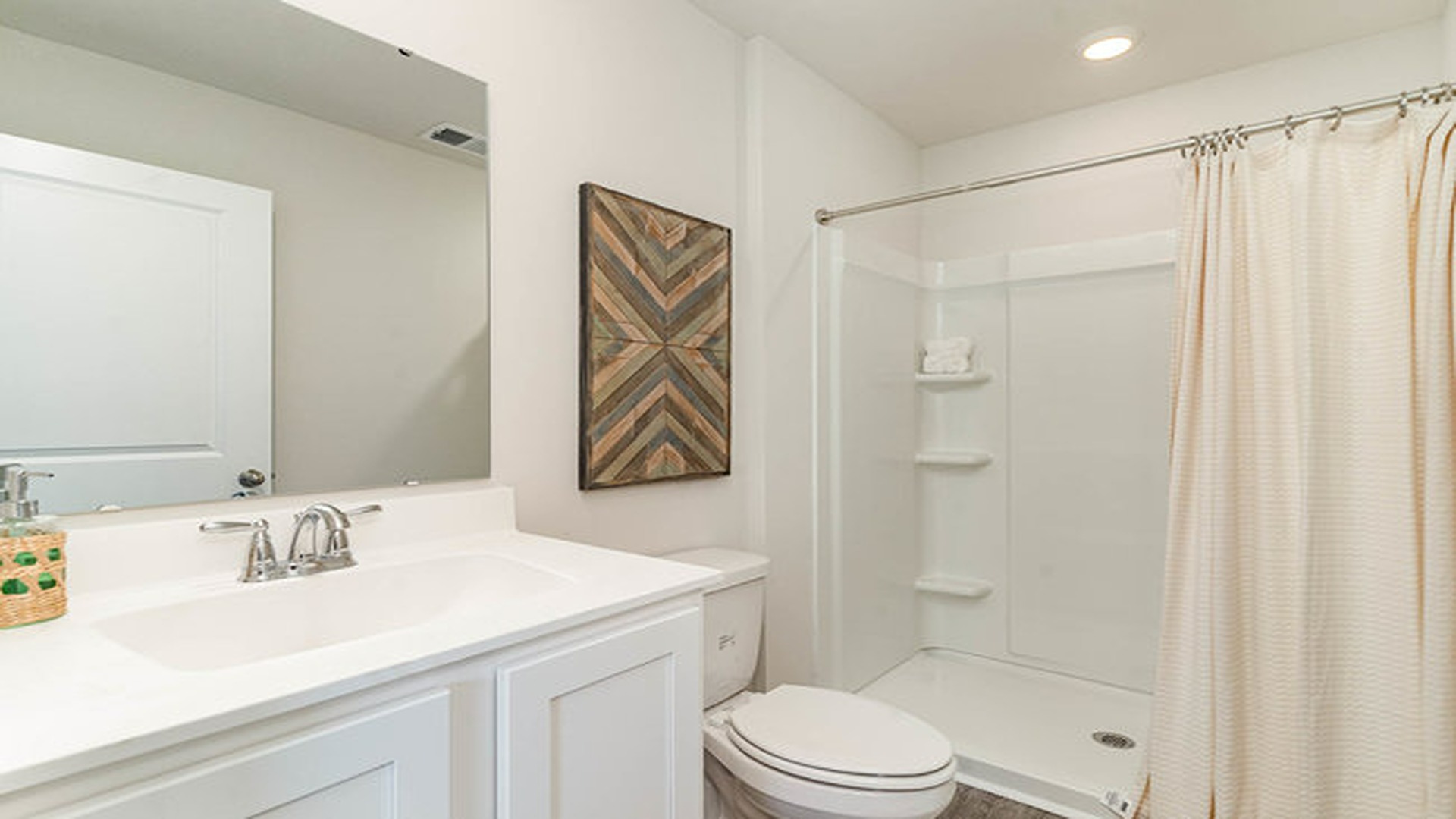 bathrom with quartz counters
