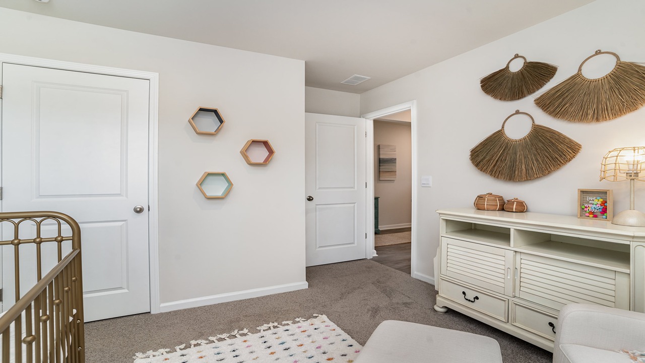 bedroom with carpet flooring