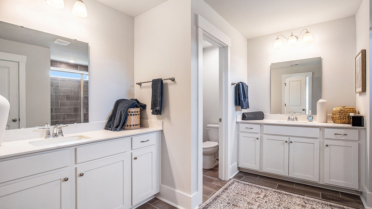 Harbor Oak primary bath