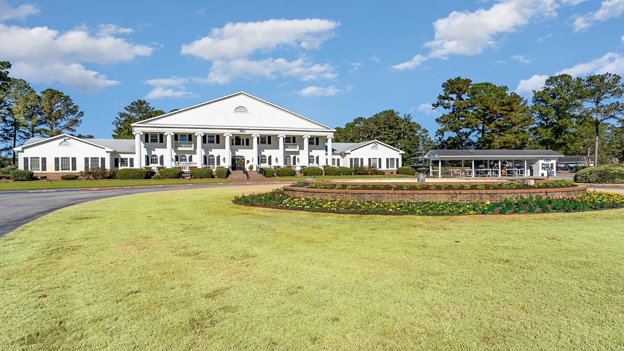 golf course clubhouse