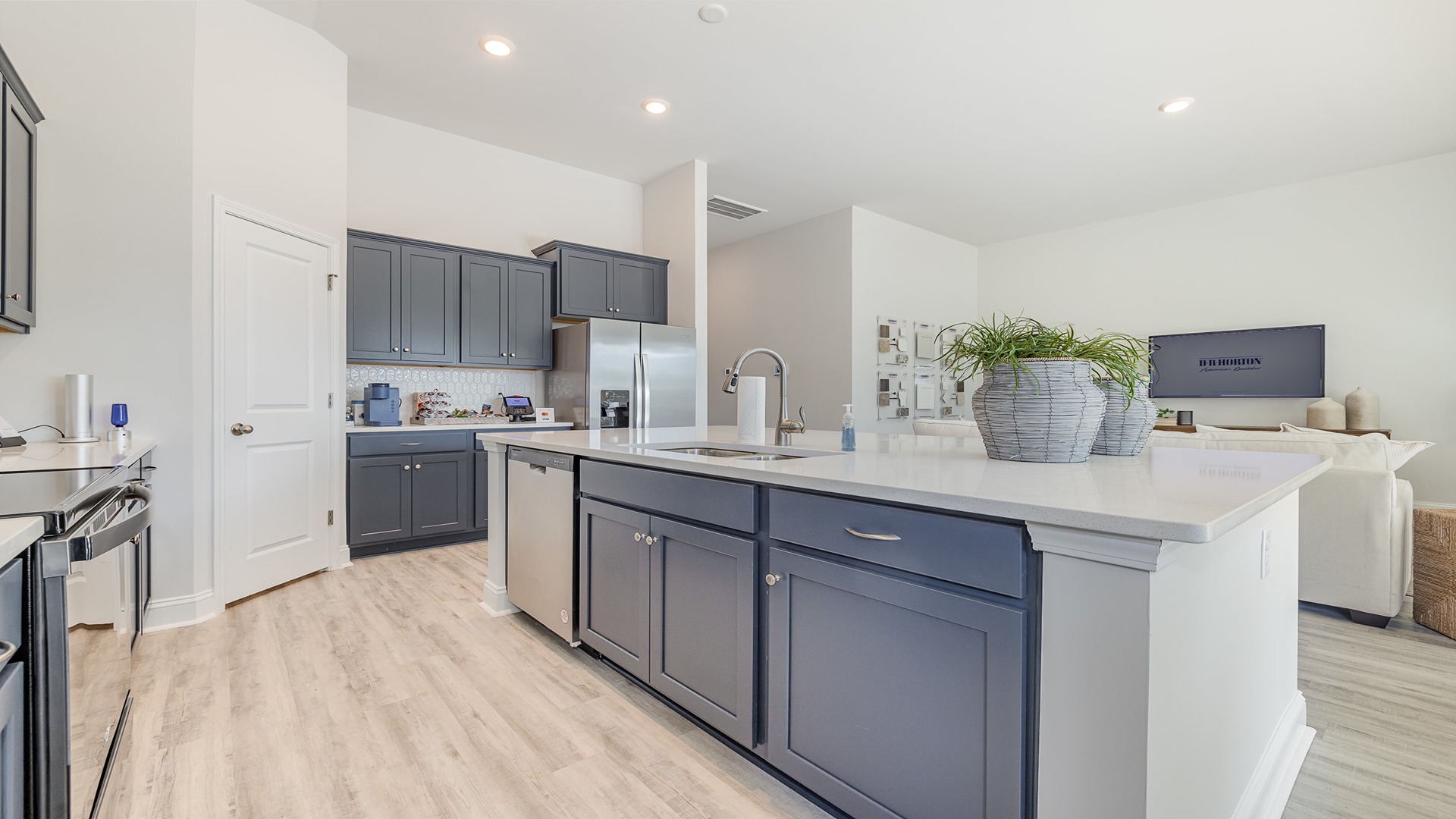 Litchfield kitchen with stainless steel appliances