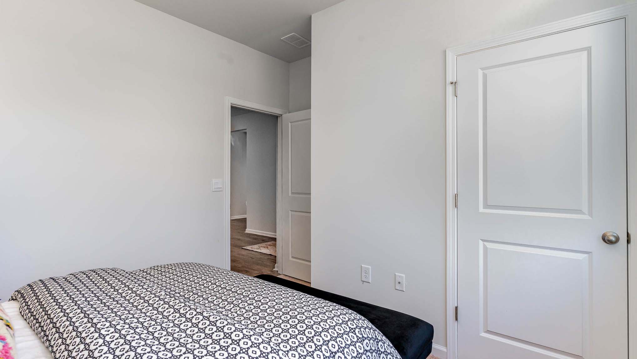 bedroom with carpet flooring
