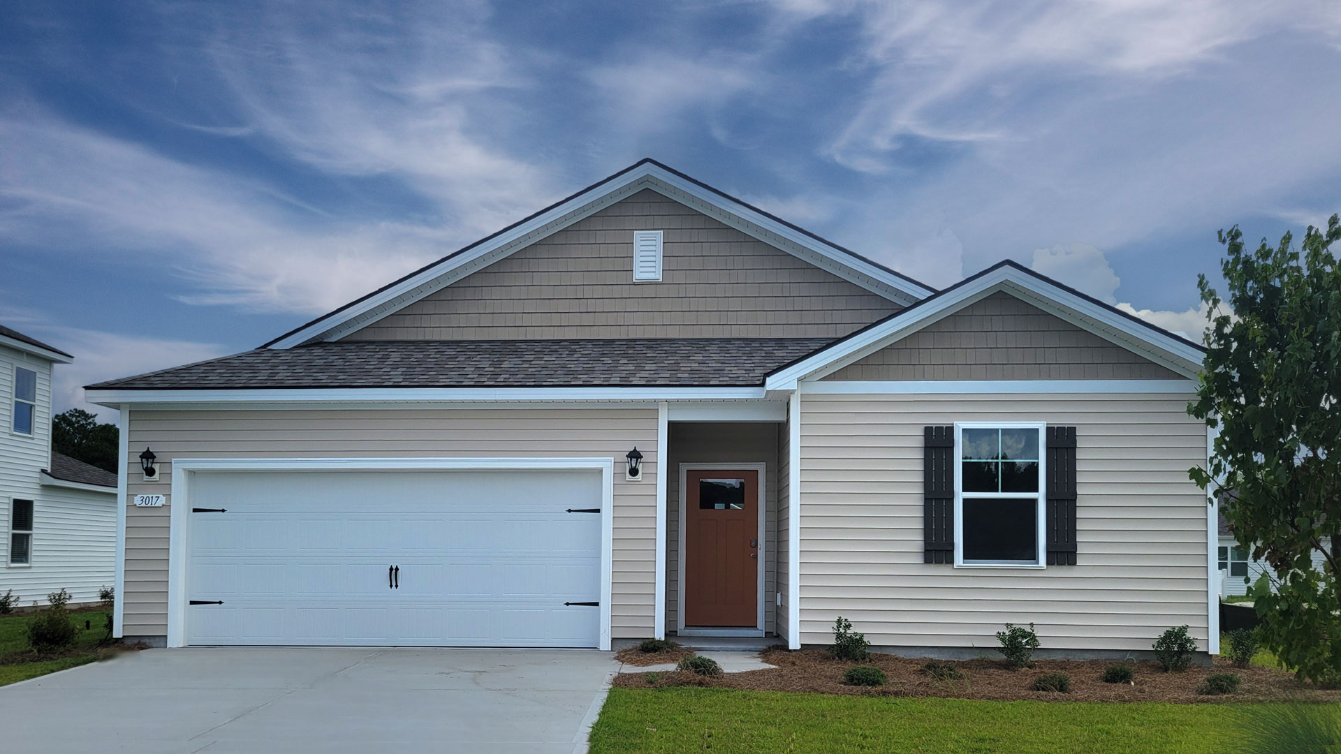 single story home with vinyl siding