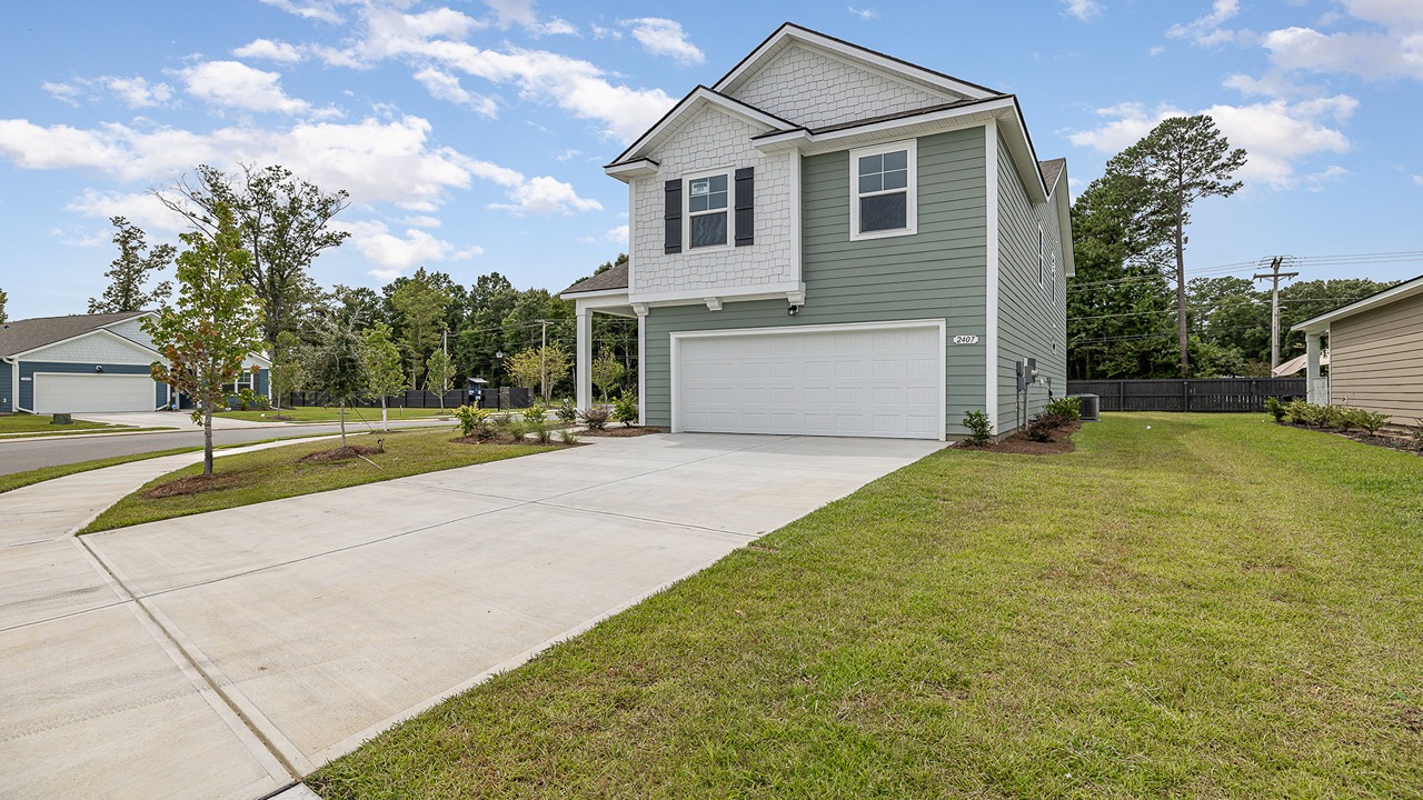 Wren exterior with vinyl siding