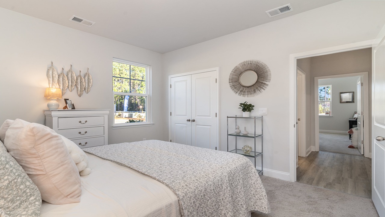 front bedroom with single window