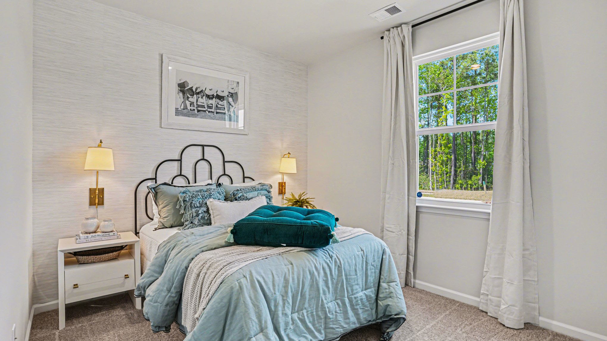 secodnary bedroom