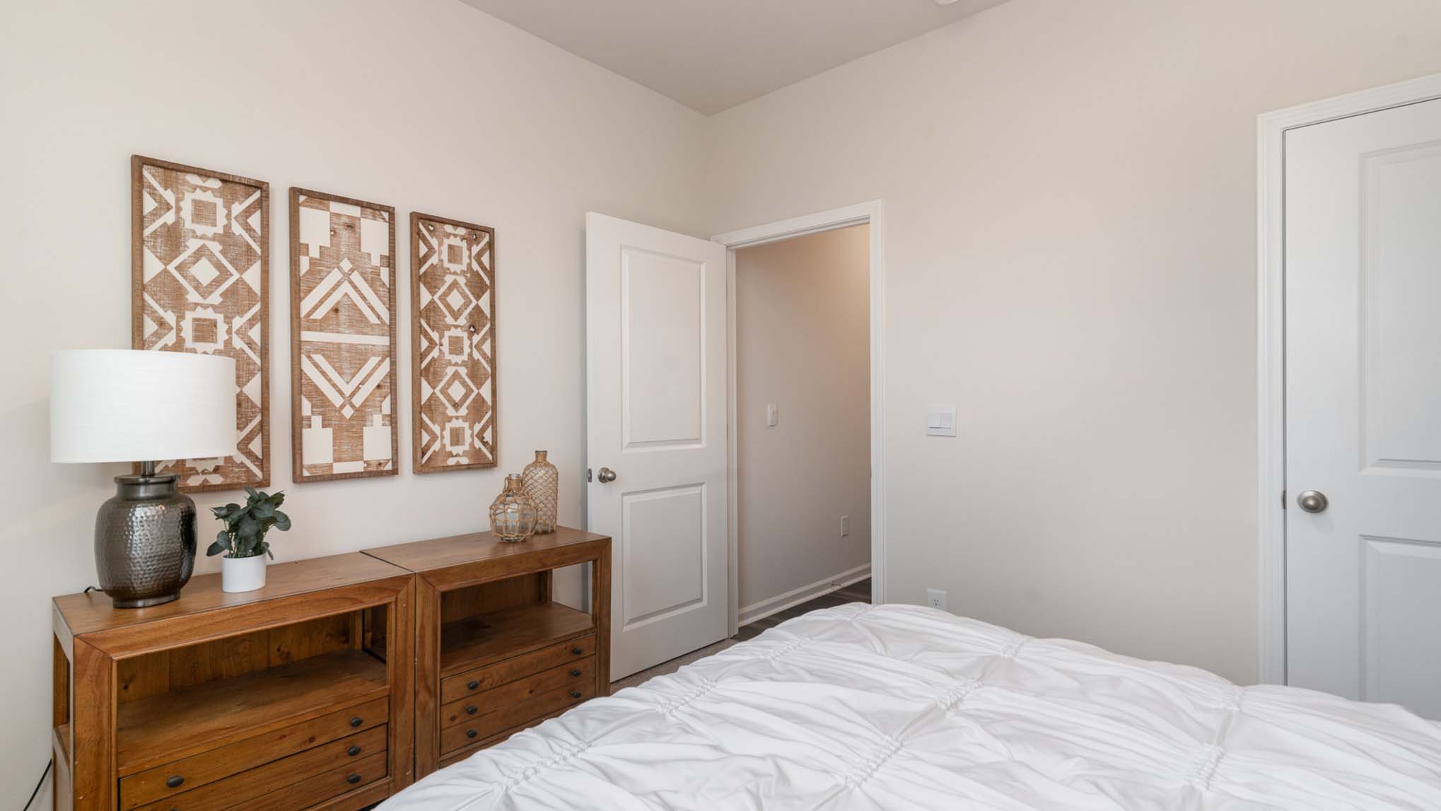 bedroom with carpet flooring
