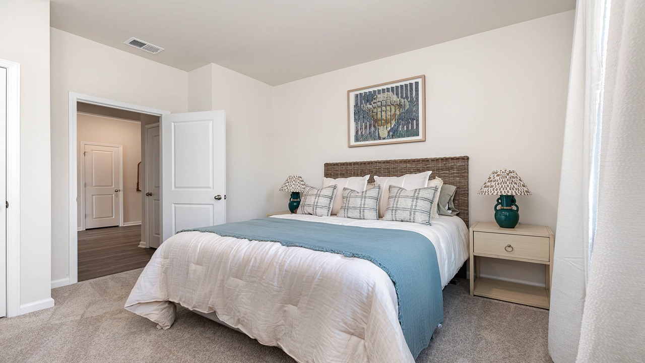 secodnary bedroom