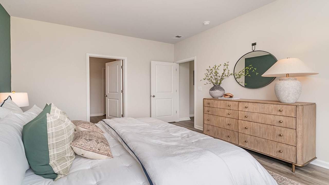 Cali primary bedroom