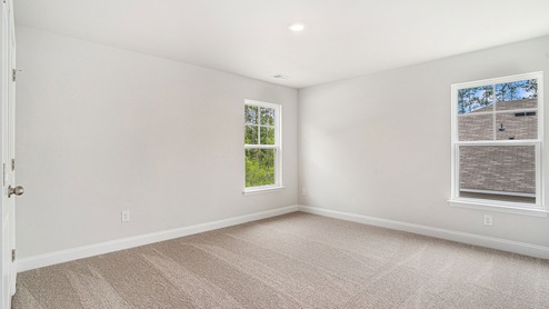 bedroom with carpet flooring