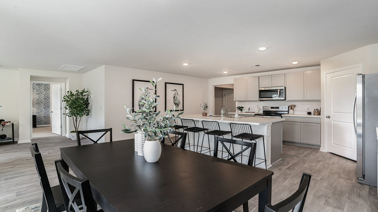 Cali dining and kitchen