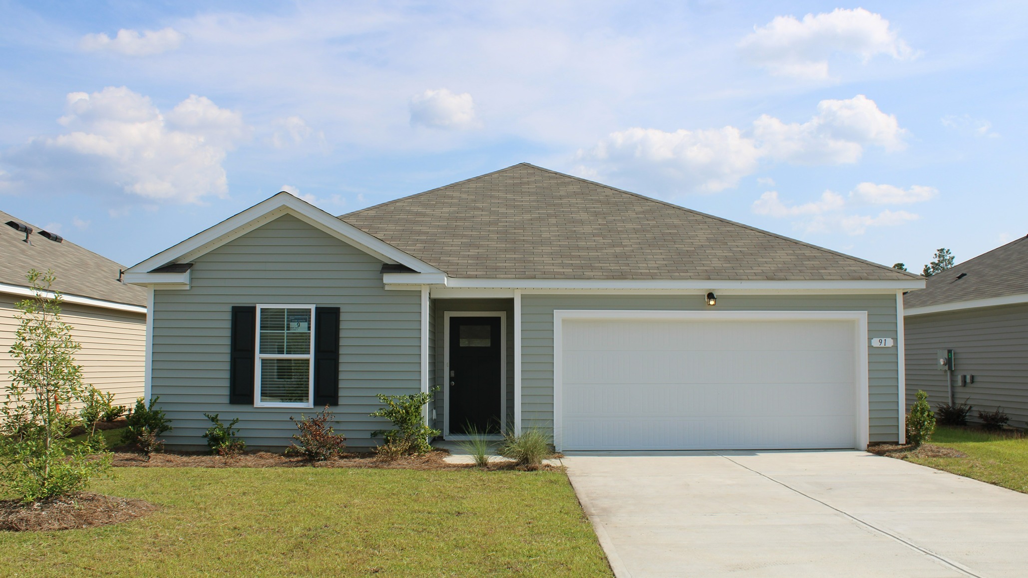 single story home with vinyl siding