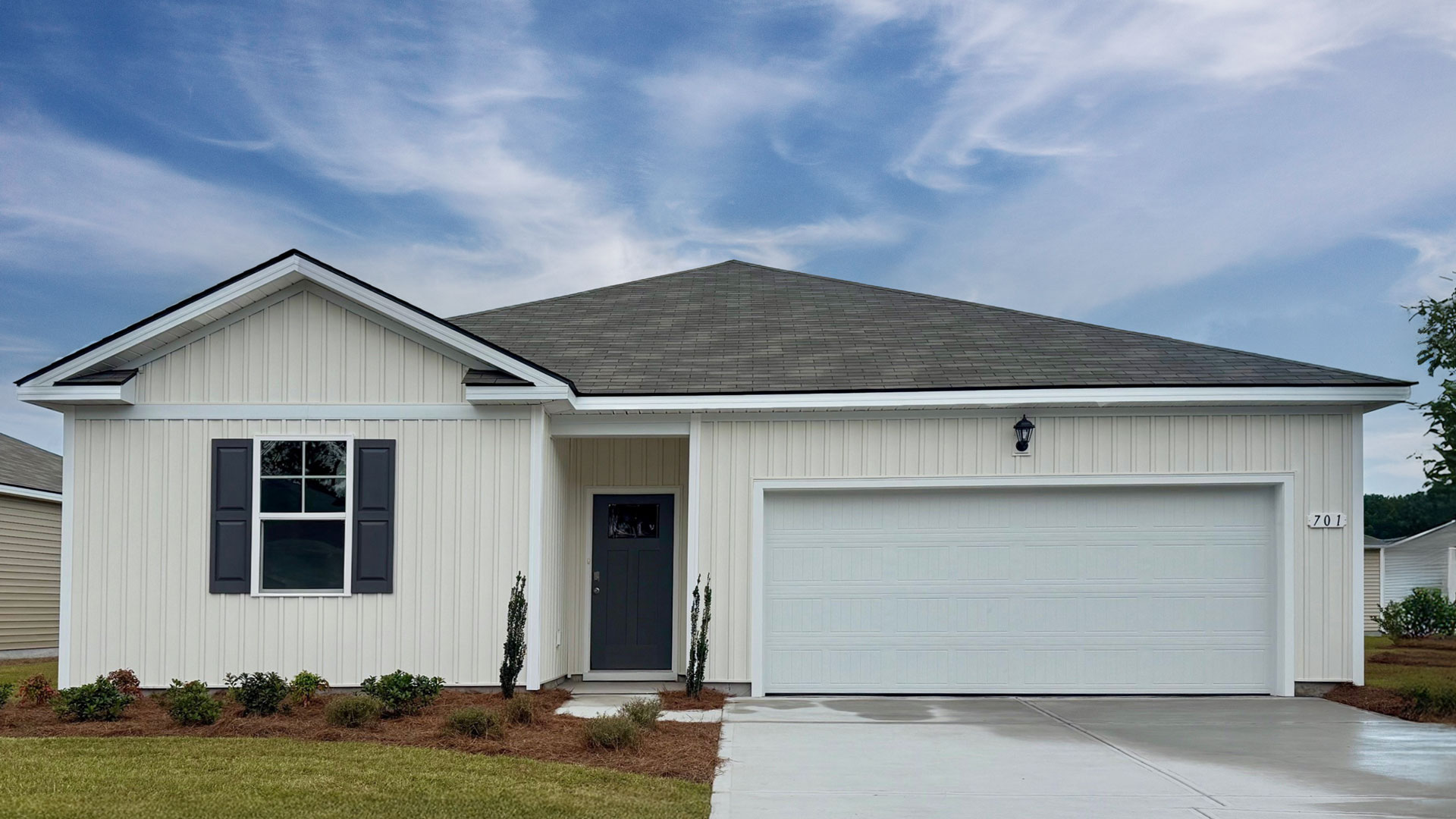 single story home with vinyl siding