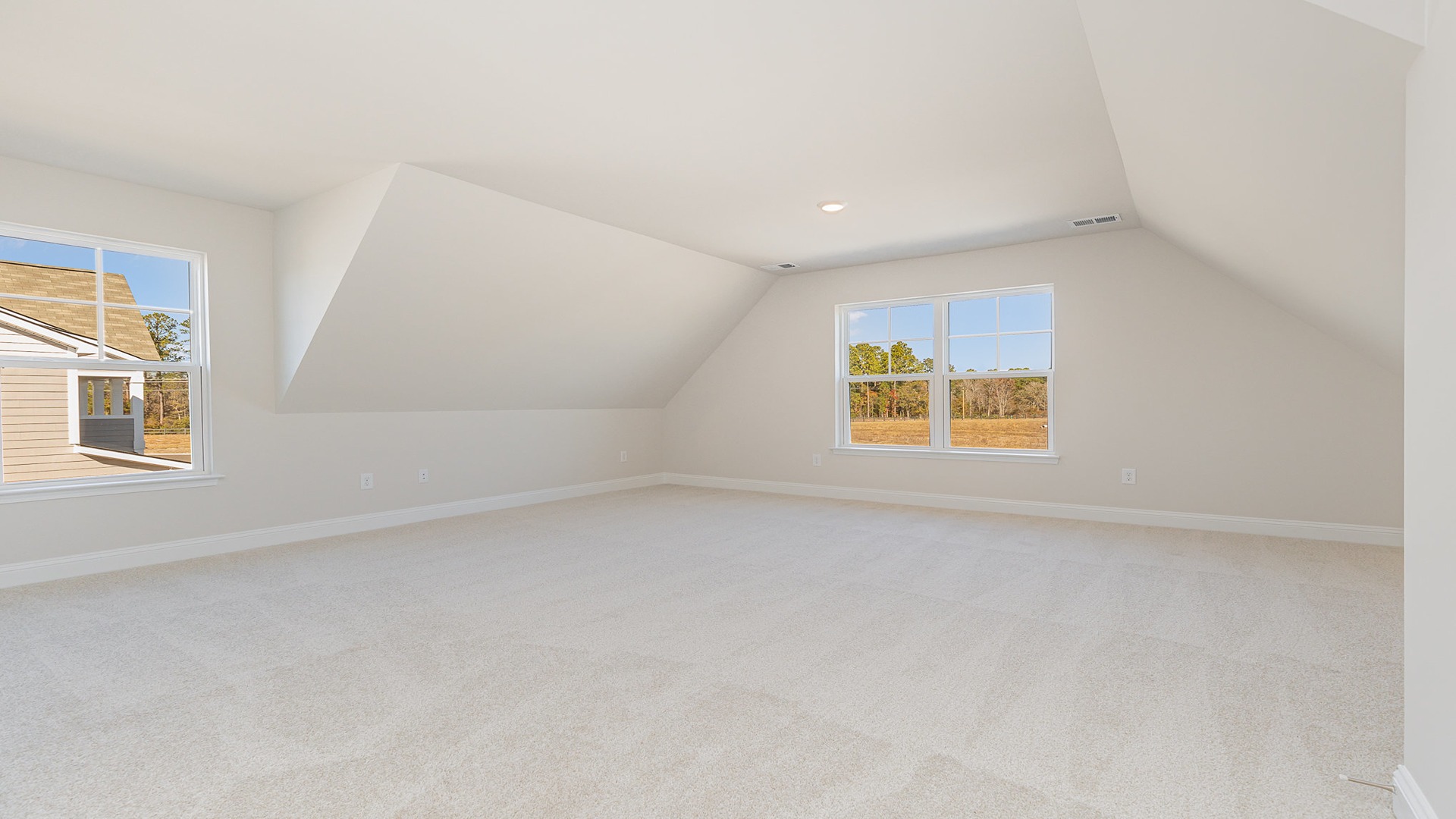 bedroom with carpet flooring