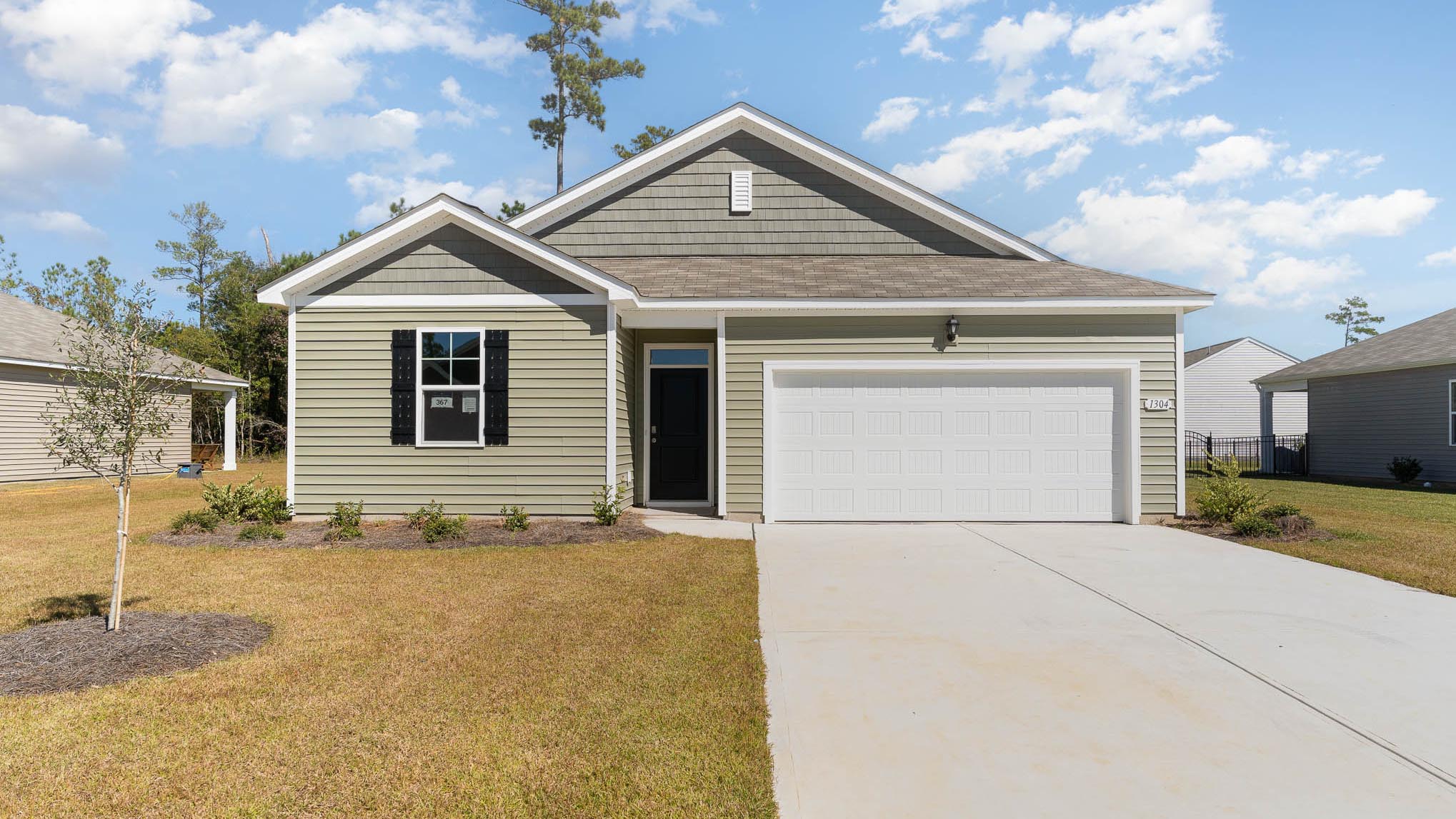 Single story home with vinyl siding