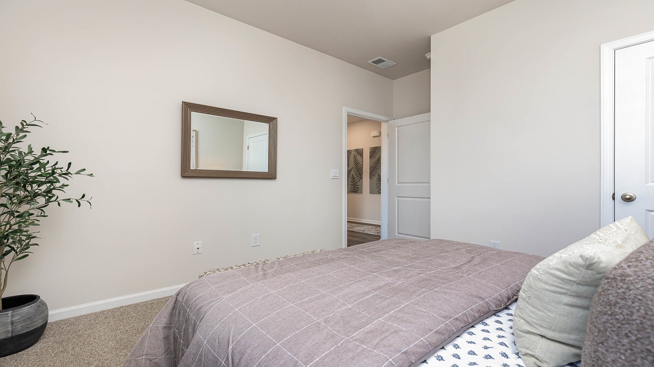 bedroom with carpet flooring