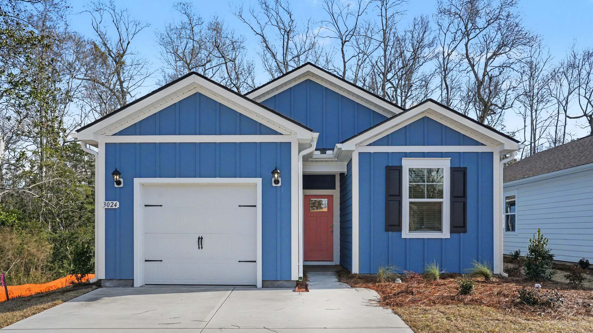 single story home with one car garage