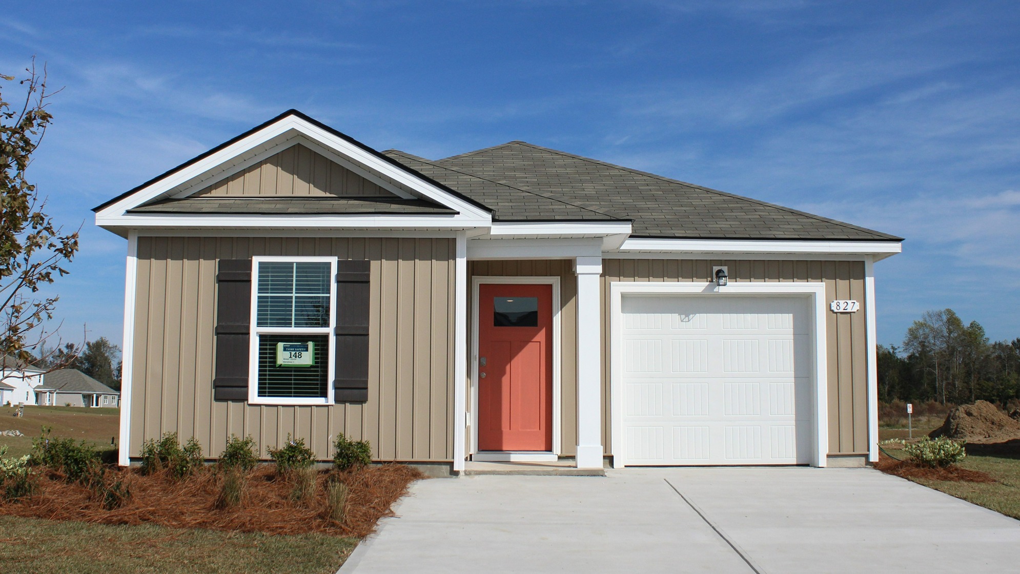 single story home with vinyl siding