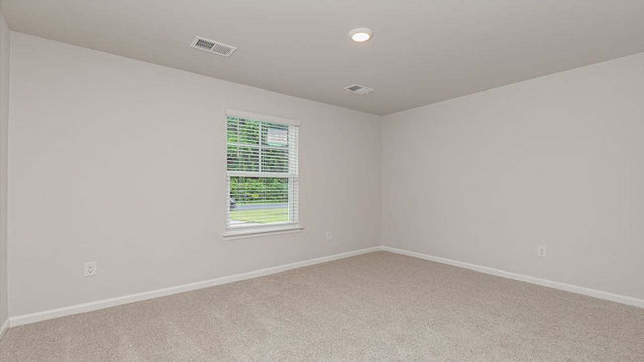 bedroom with carpet flooring