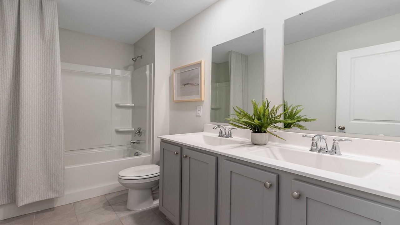 bathroom with two sinks