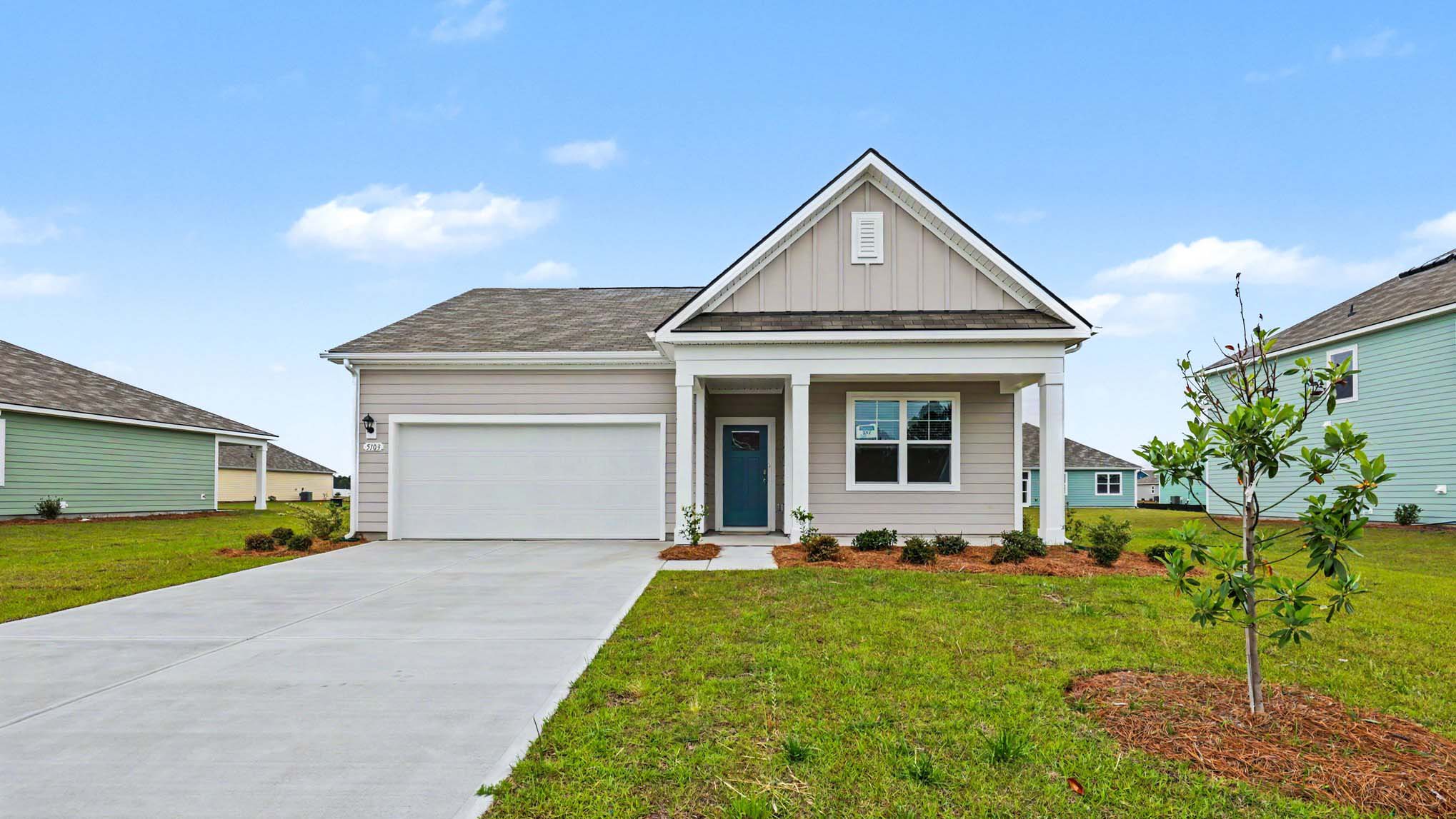 single story home with front porch
