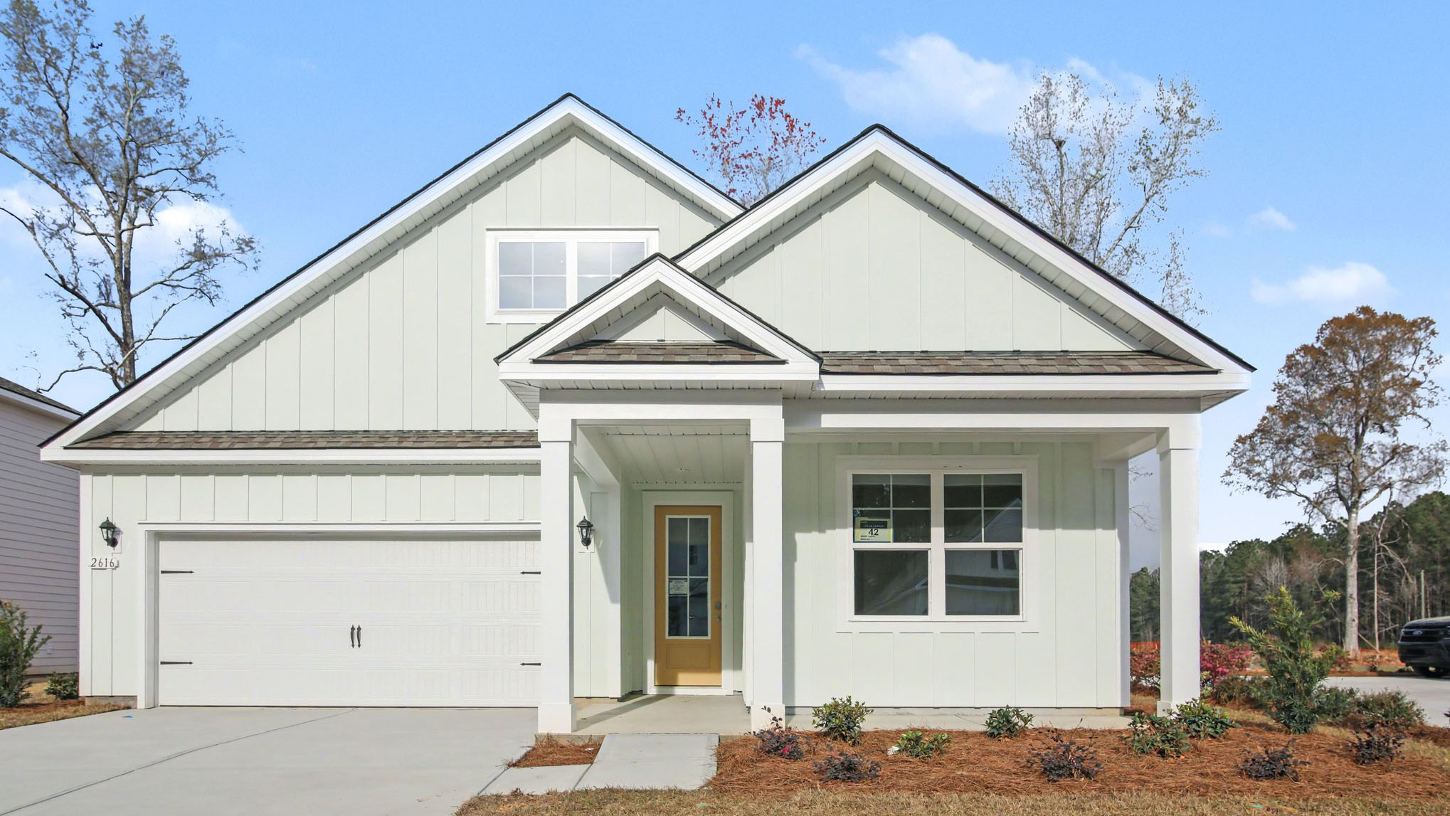 single story home with front porch