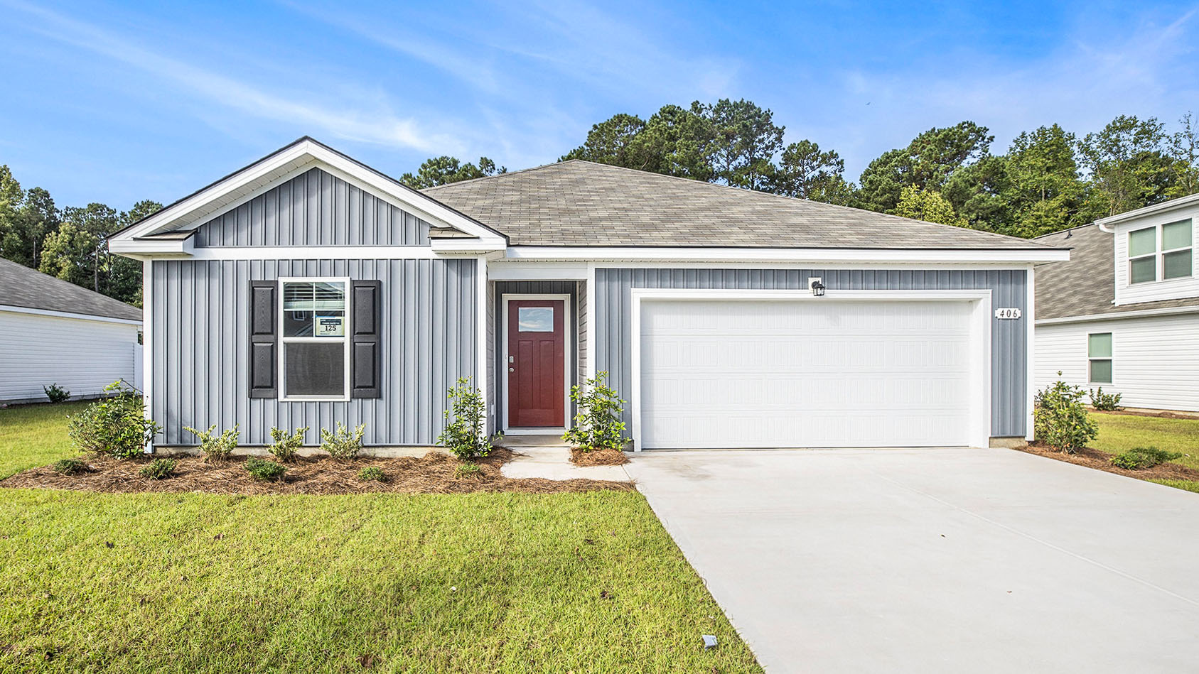 single story home with vinyl siding
