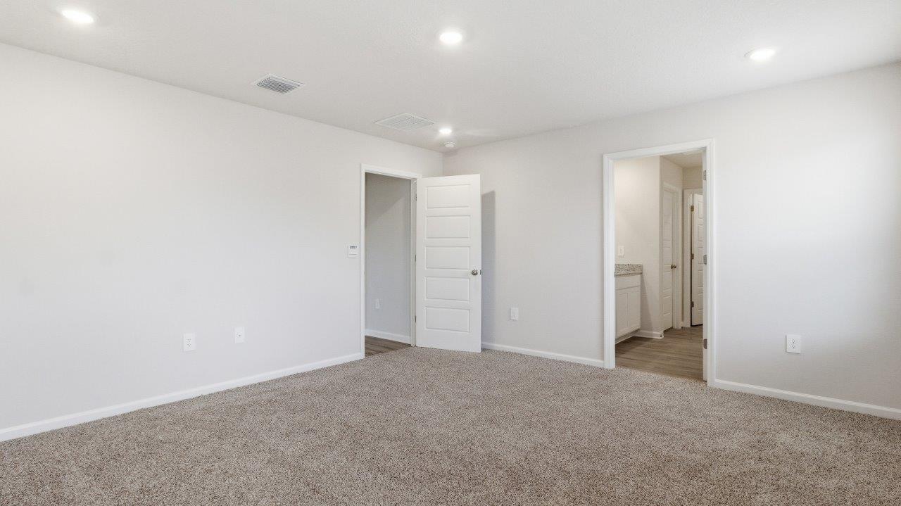 o the opposite side of the home are two bedrooms, a full bathroom with a linen closet and the laundry room. Y