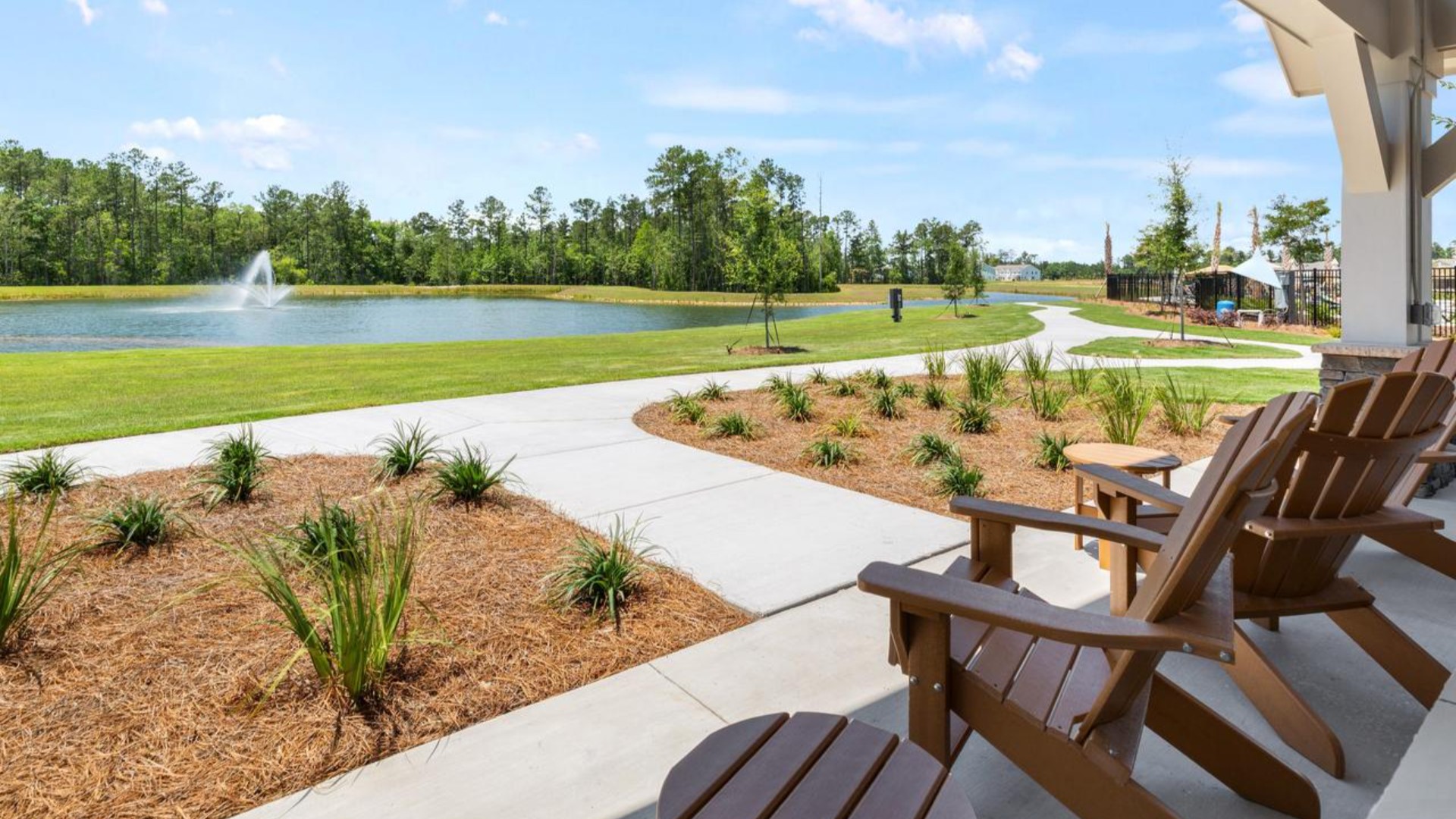 Homeowners will enjoy the future Amenity Center that will include a resort-style pool, clubhouse with kitchen, playground, pickleball courts, fire pit, and pocket park.