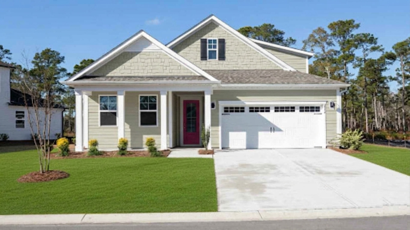 The Bradford is a 3 bedroom, 2 bath home with 1,672 of open concept living space.