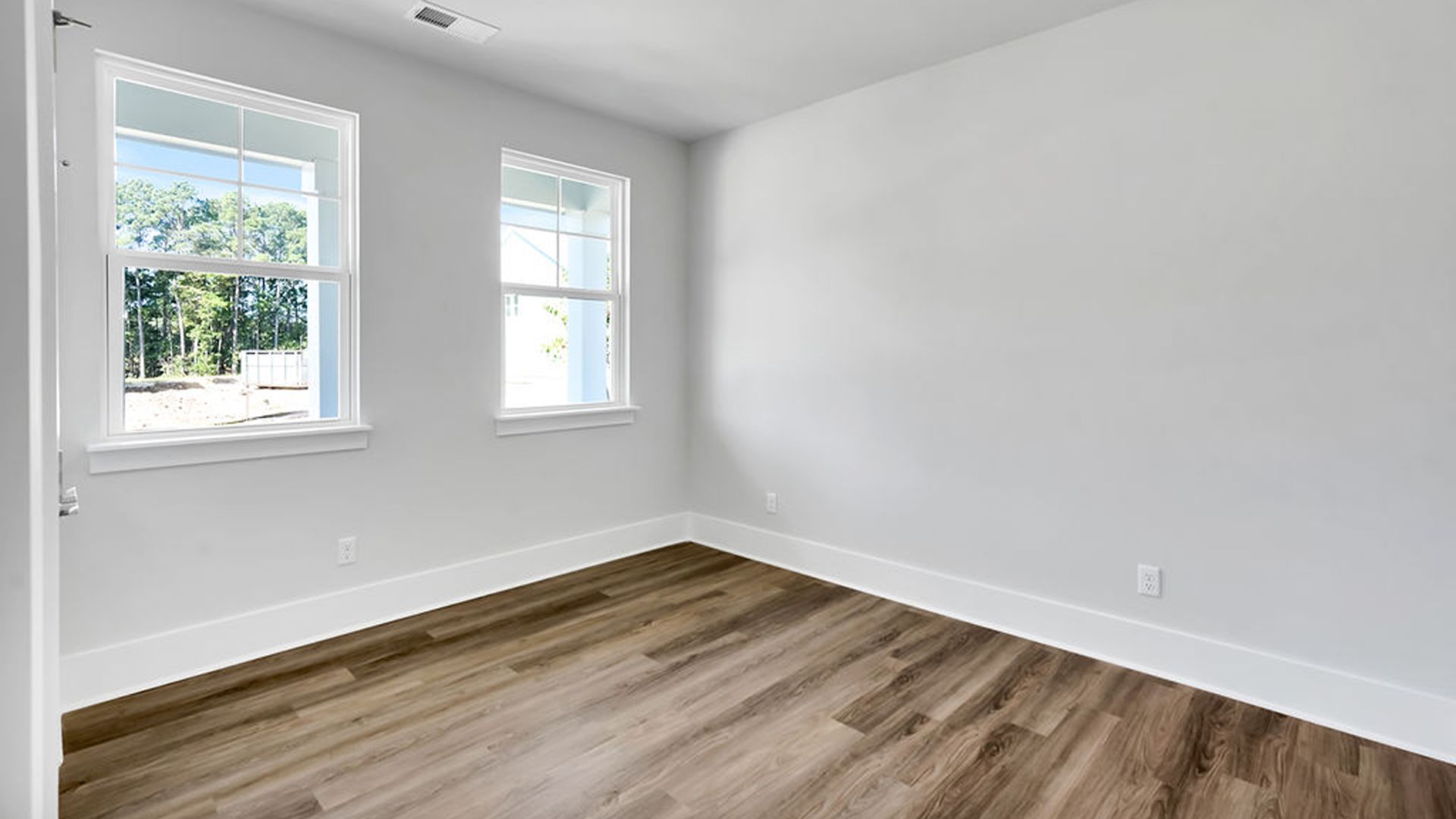 An additional 3 bedrooms with bathroom. In every bedroom you’ll have carpeted floors and a closet in each room. Whether these rooms become bedrooms, office spaces, or other bonus rooms, there is sure to be comfort.