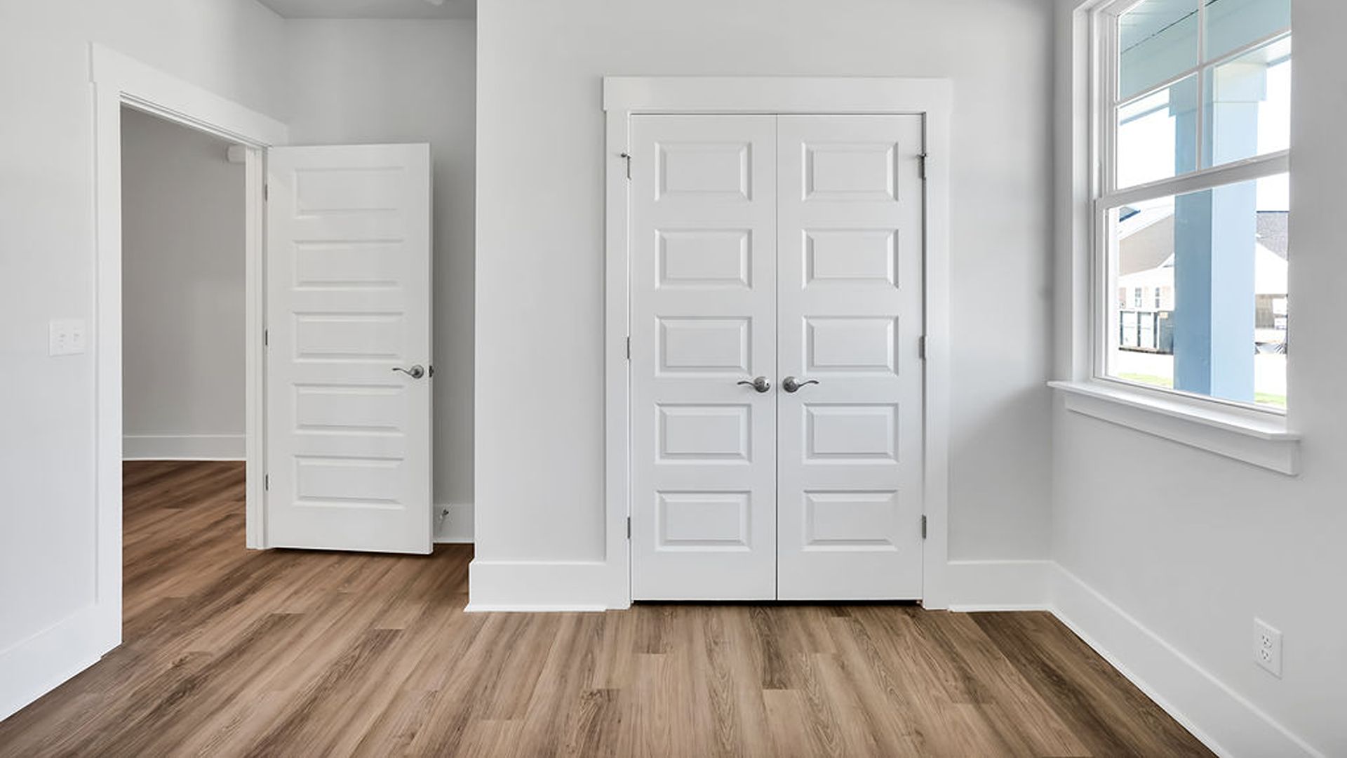 An additional 3 bedrooms with bathroom. In every bedroom you’ll have carpeted floors and a closet in each room. Whether these rooms become bedrooms, office spaces, or other bonus rooms, there is sure to be comfort.