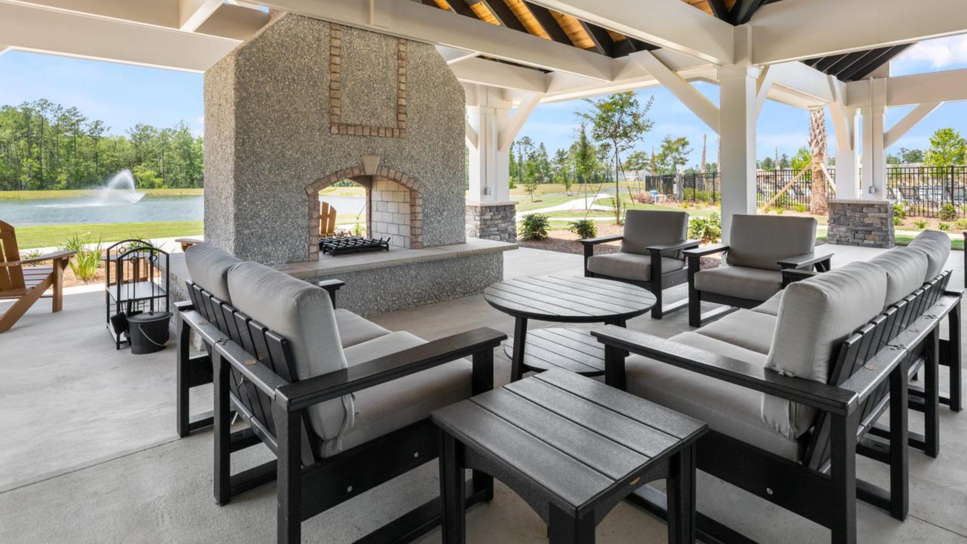 Homeowners will enjoy the future Amenity Center that will include a resort-style pool, clubhouse with kitchen, playground, pickleball courts, fire pit, and pocket park.