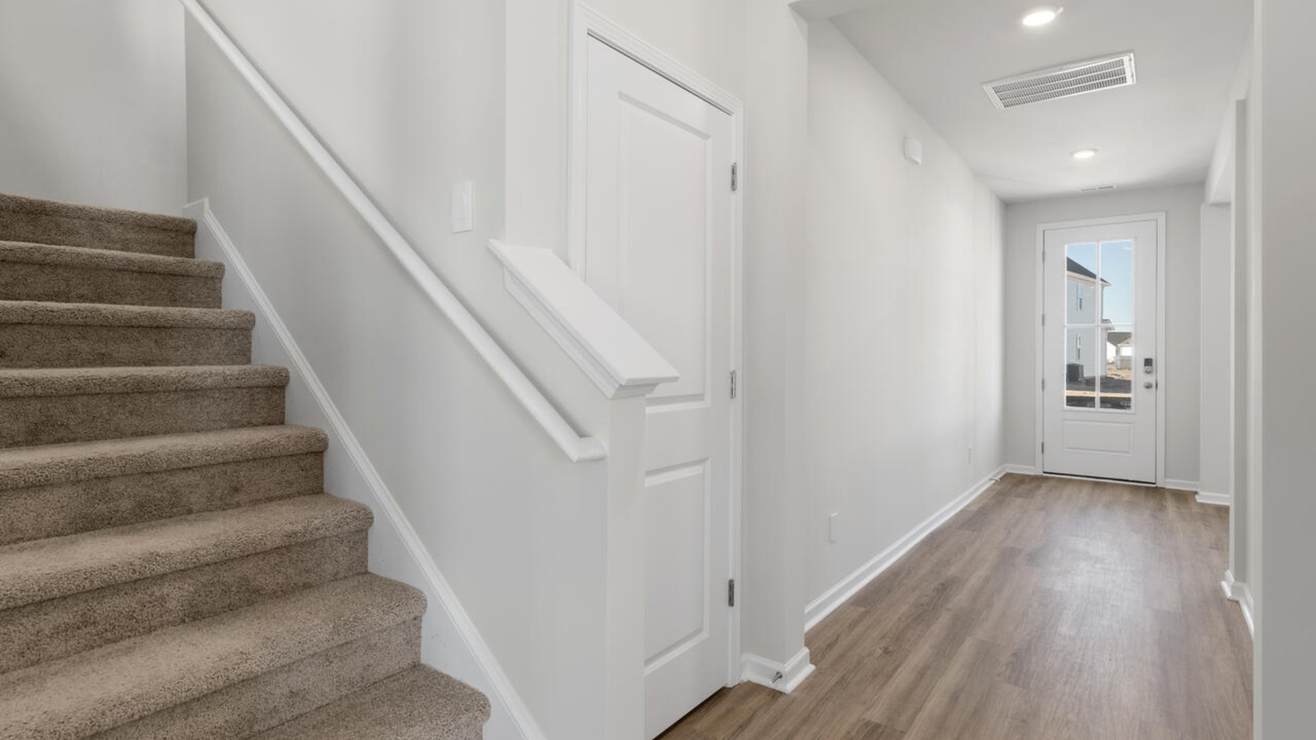 The Harbor Oak is ready to be your new home, perfect for coastal living and entertaining. Inside this 4 bedroom, 3 bathroom home, you’ll find 3,129 square feet of comfortable living.