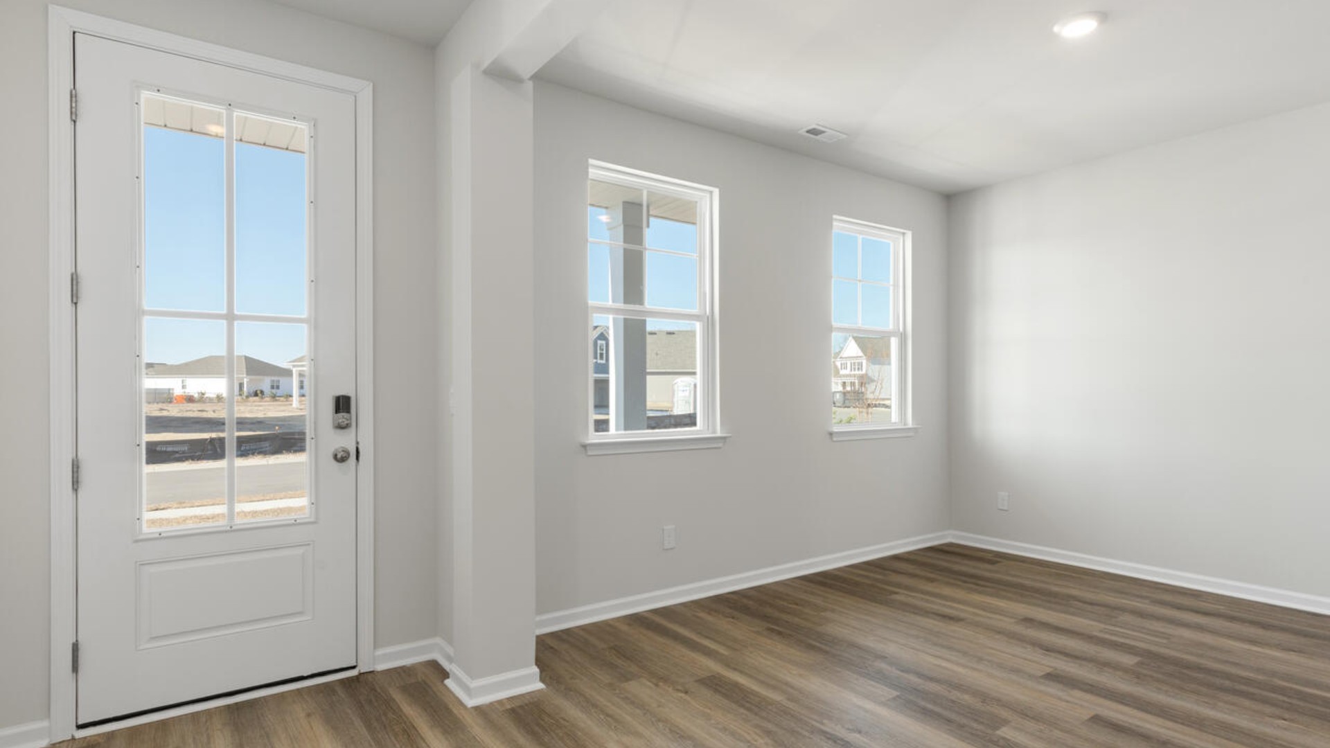 The Harbor Oak is ready to be your new home, perfect for coastal living and entertaining. Inside this 4 bedroom, 3 bathroom home, you’ll find 3,129 square feet of comfortable living.