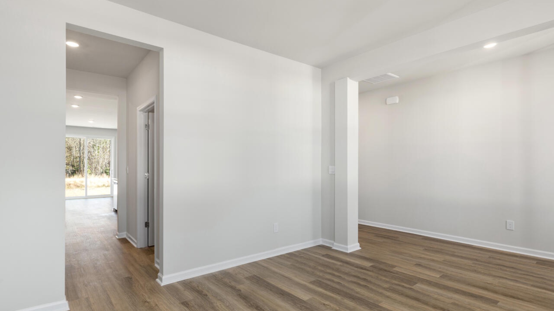 The Harbor Oak is ready to be your new home, perfect for coastal living and entertaining. Inside this 4 bedroom, 3 bathroom home, you’ll find 3,129 square feet of comfortable living.