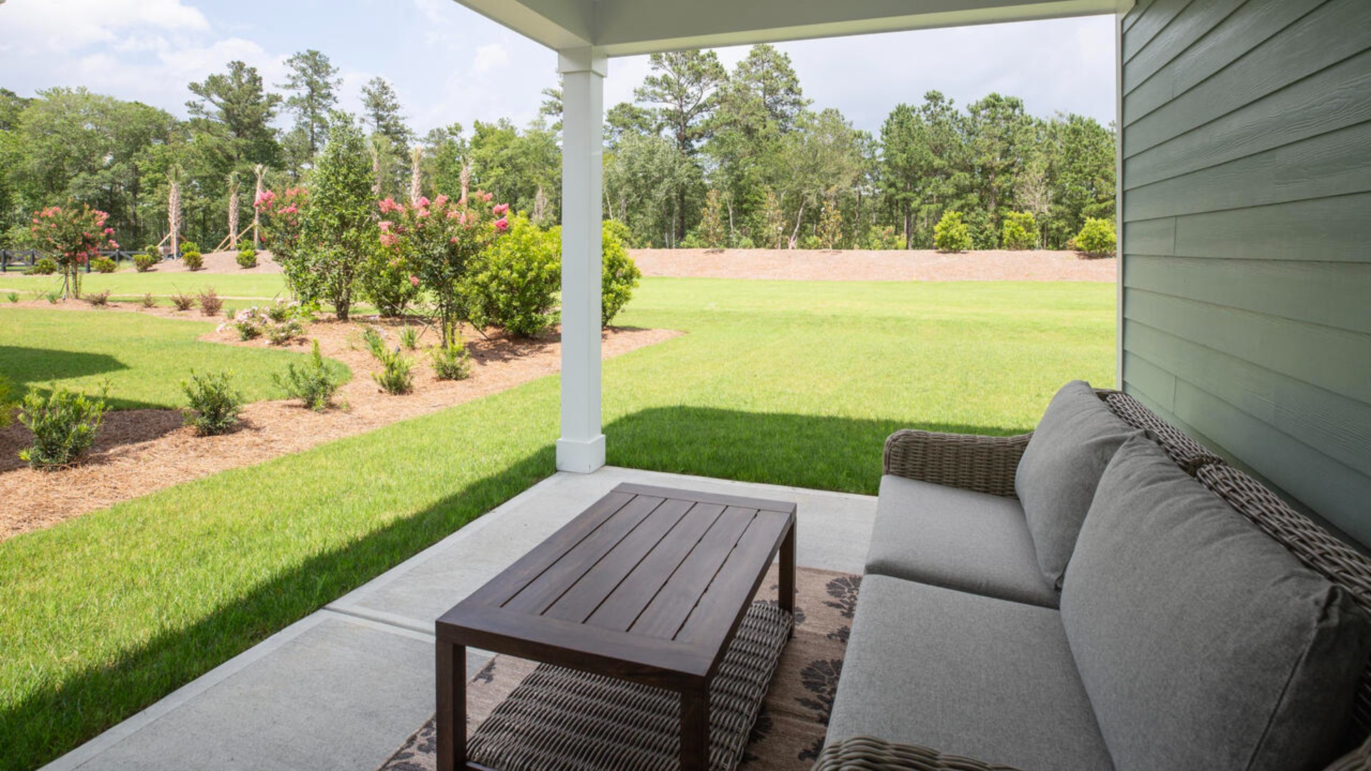 a cozy screened in patio and a covered front porch!