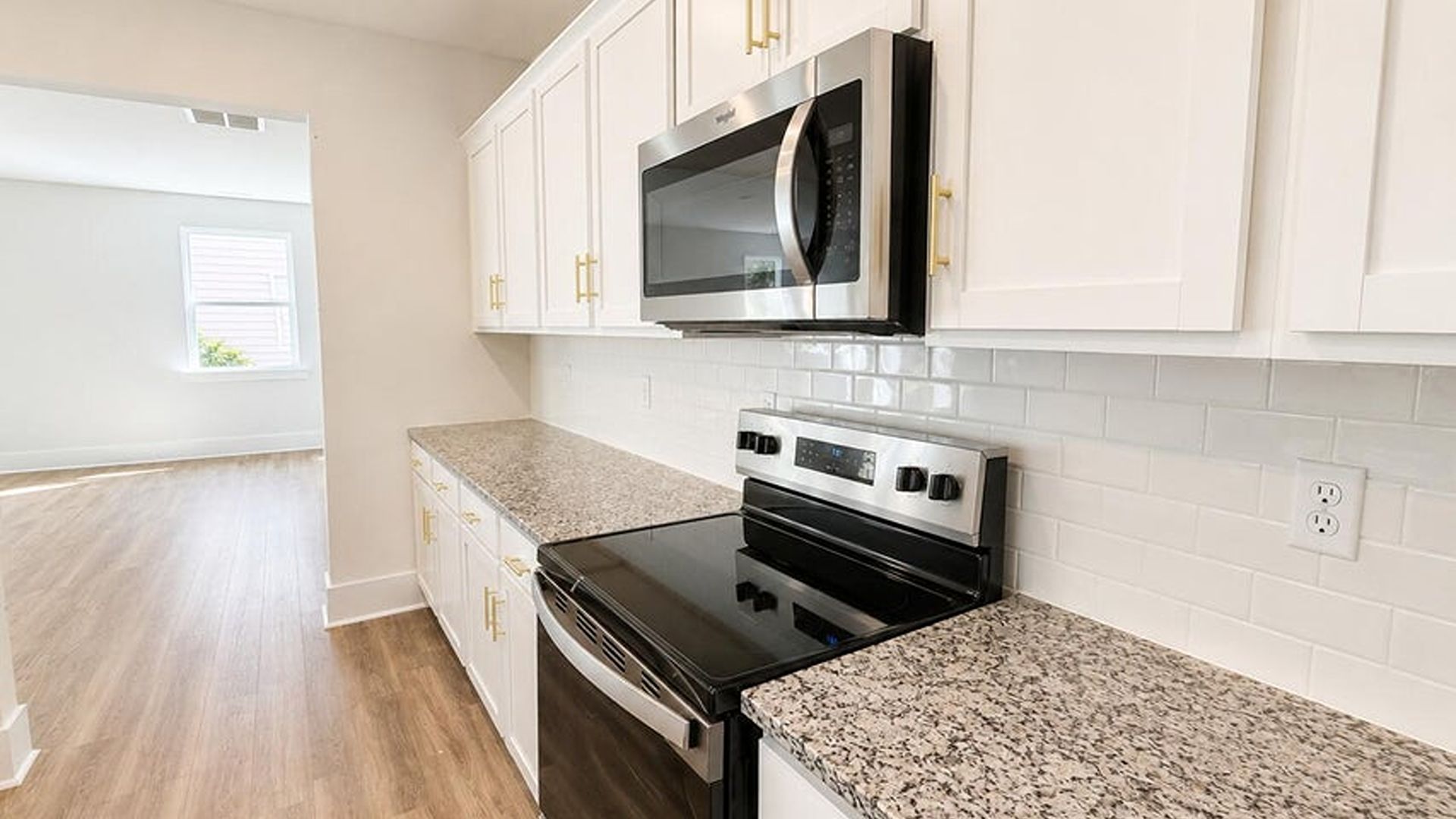 Experience the perfect blend of open-concept design and thoughtful privacy in the Glencoe located in Blake Farm, Wilmington NC. Inside this 5-bedroom, 4.5-bathroom home, you’ll find 3,503 square feet of comfortable living.