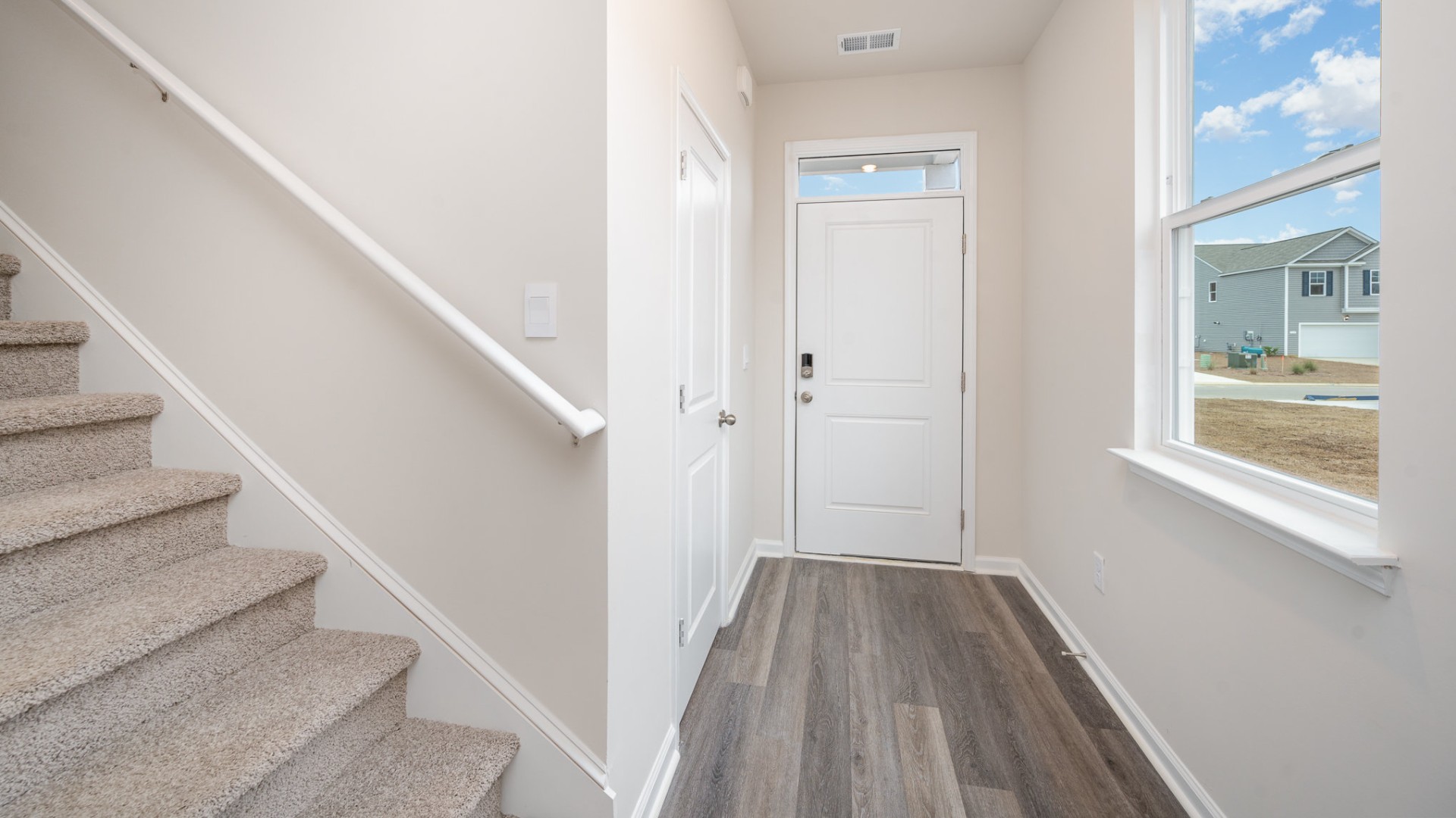 The Wren is one of the two-story floorplans featured in our Indigo Preserve community in Leland, NC. With 2 modern exteriors to choose from, the Wren is sure to turn heads. To top it off, it's one of our floorplans that offers a 2-car garage.