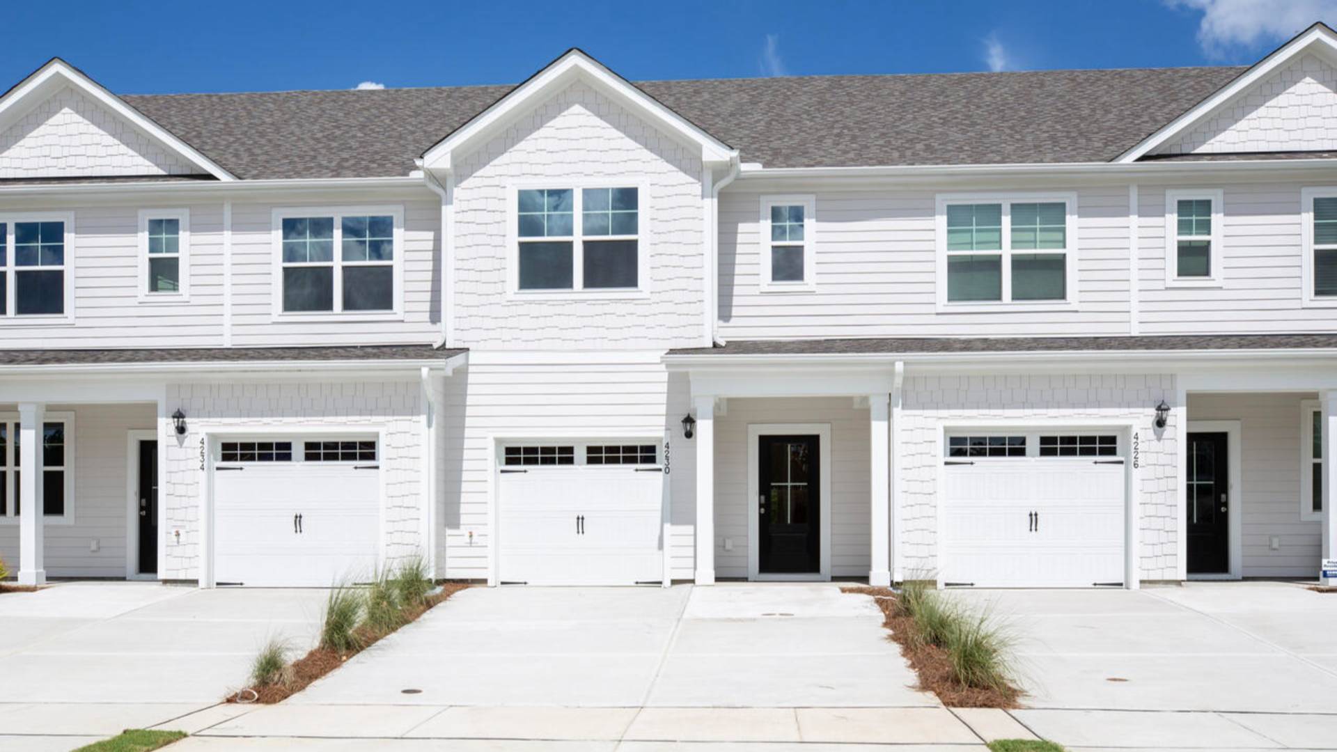 The Cardinal Townhome is one of our two-story floorplans featured in our Indigo Preserve community in Leland, North Carolina. Inside this 3-bedroom, 2.5-bathroom townhome, you'll find 1,533 square feet of comfortable living.