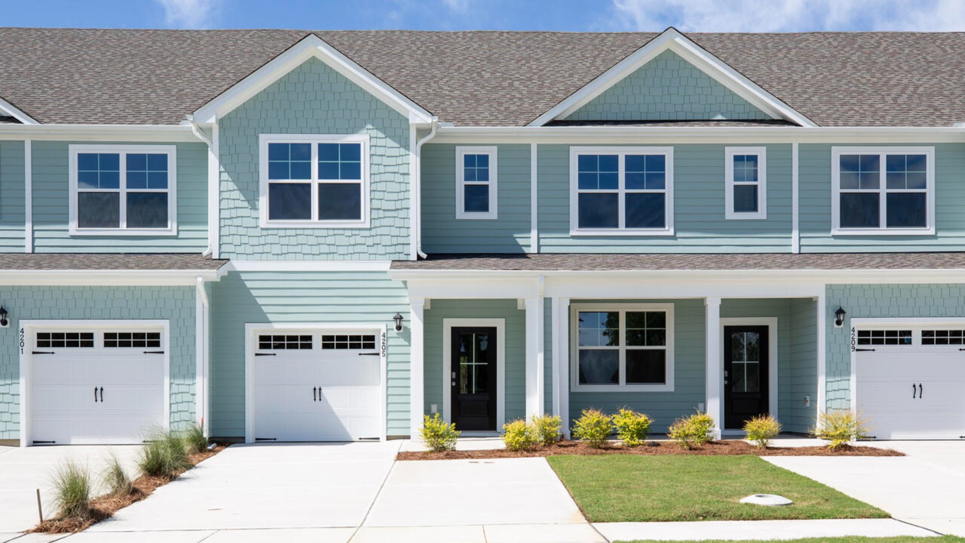Inside this 3 bedroom, 2.5 bathroom home, you’ll find 1,533 square feet of comfortable living.