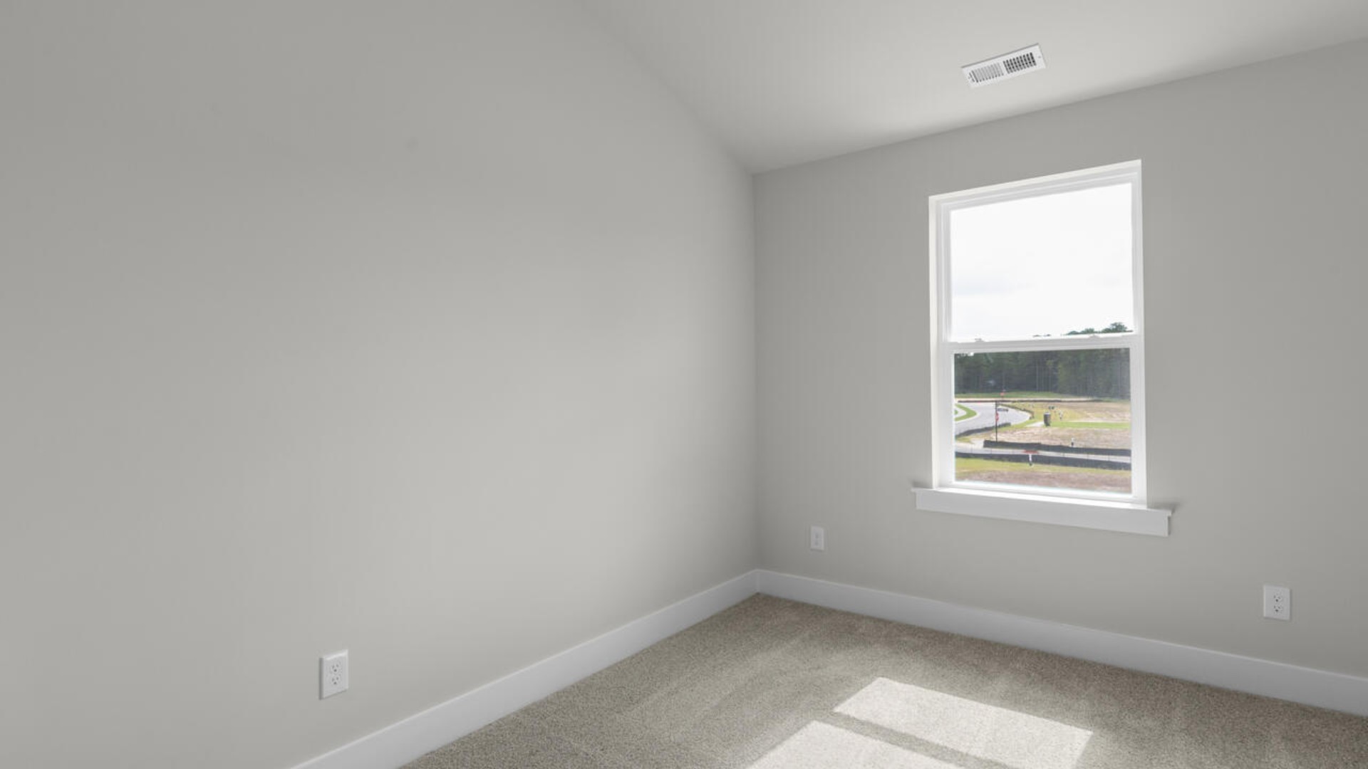 There are additional 2 bedrooms, 2 full bathrooms and laundry room at the back of the home. In every bedroom you’ll have carpeted floors and a closet in each room