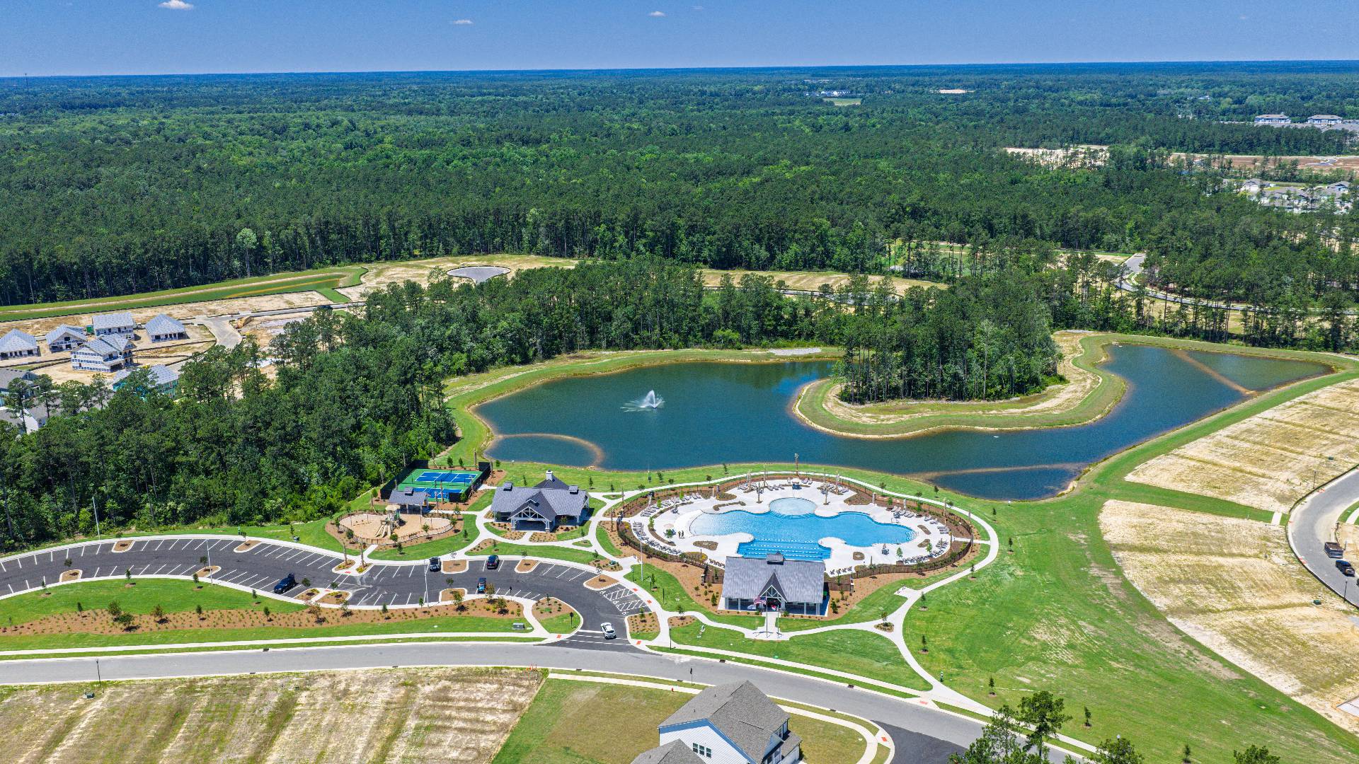 Homeowners will enjoy the future Amenity Center that will include a resort-style pool, clubhouse with kitchen, playground, pickleball courts, fire pit, and pocket park.