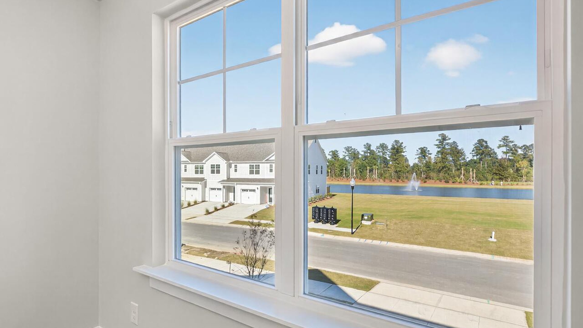 pstairs, you'll find 2 additional bedrooms and a full bath, and a wonderful den area overlooking the living area on the main floor.