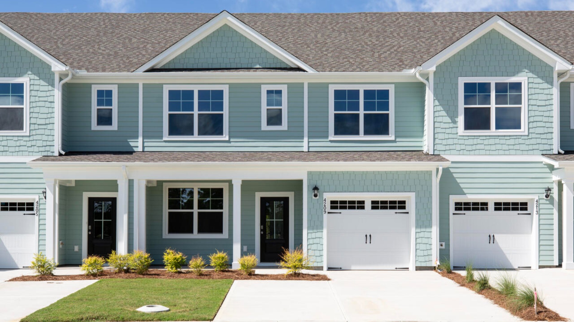 Inside these 4 bedrooms, 2-bathroom townhome, you'll find 1,895 square feet of comfortable living.