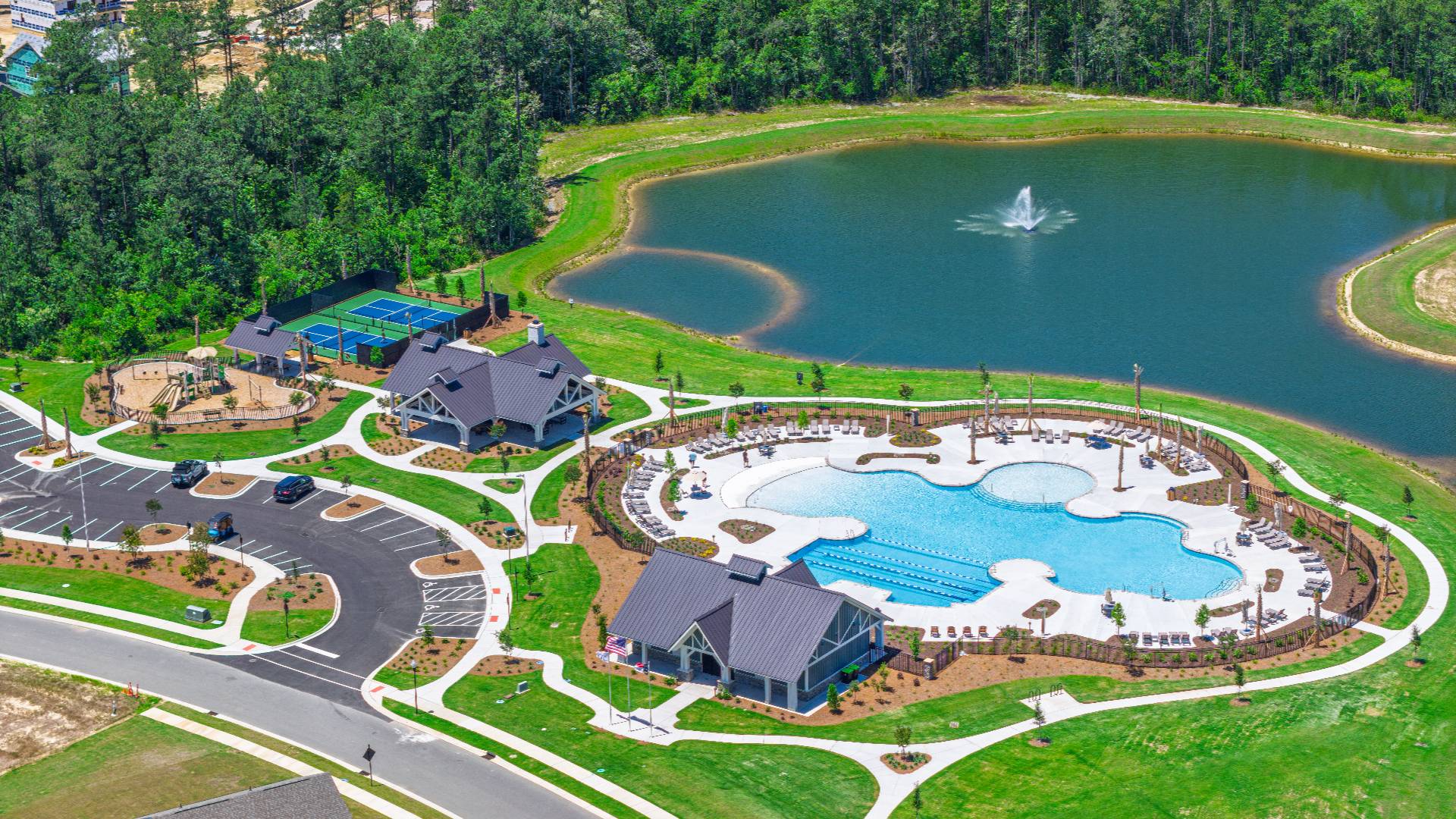 Homeowners will enjoy the future Amenity Center that will include a resort-style pool, clubhouse with kitchen, playground, pickleball courts, fire pit, and pocket park.