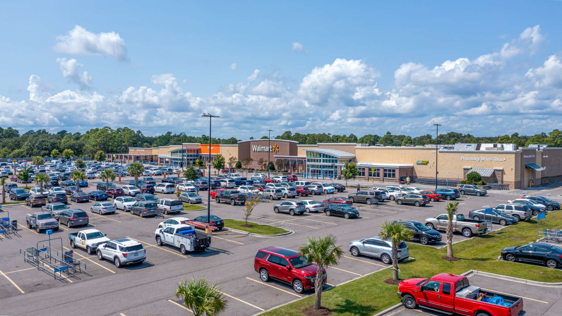 Blake Farm is conveniently located near Highway 17 and I40, offering easy access to downtown Wilmington, Raleigh, Porters Neck, and Hampstead. Residents can quickly reach Porters Neck shopping, Mayfaire, grocery stores, and hospitals within a short drive. The future amenity center that will include a swimming pool, multi-sport court, splashpad, playground, and fire pit, ensuring a well-rounded and enjoyable living experience.