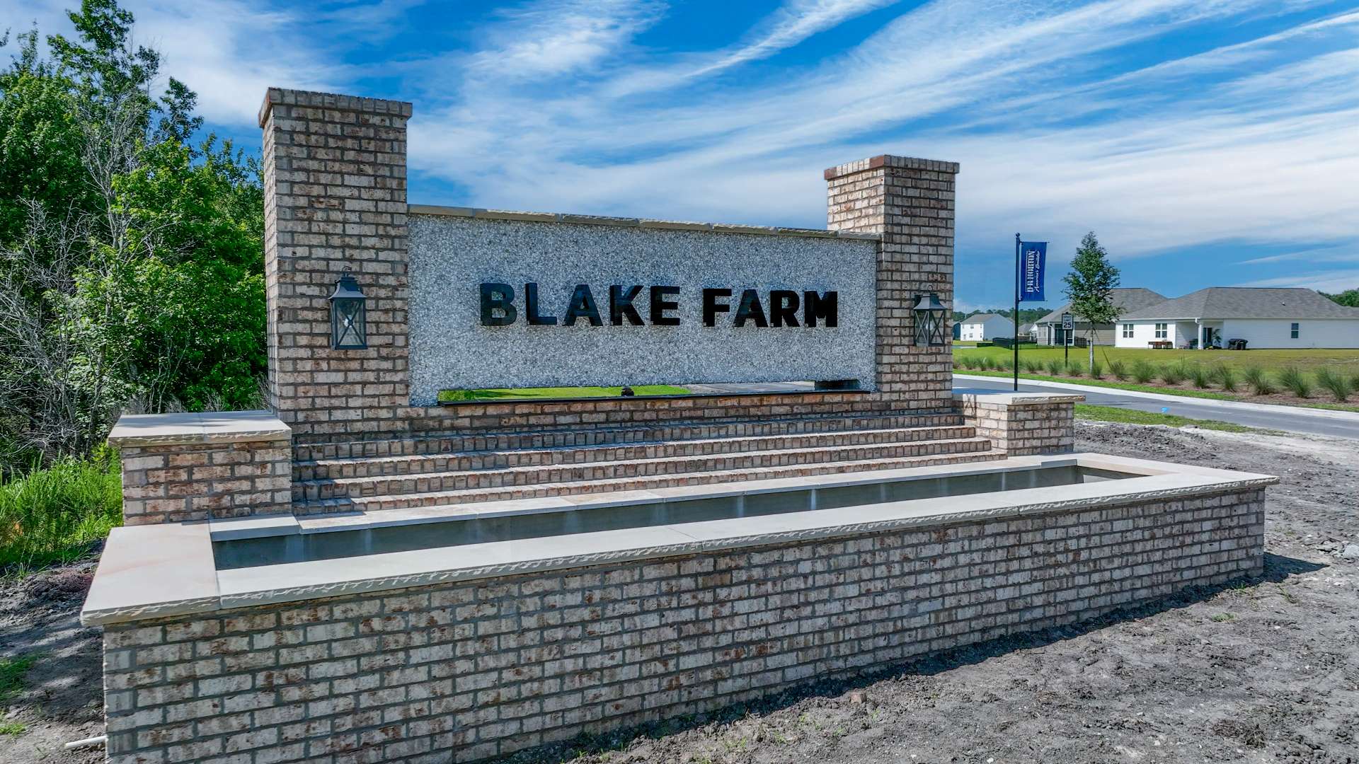 Blake Farm is conveniently located near Highway 17 and I40, offering easy access to downtown Wilmington, Raleigh, Porters Neck, and Hampstead. Residents can quickly reach Porters Neck shopping, Mayfaire, grocery stores, and hospitals within a short drive. The future amenity center that will include a swimming pool, multi-sport court, splashpad, playground, and fire pit, ensuring a well-rounded and enjoyable living experience.