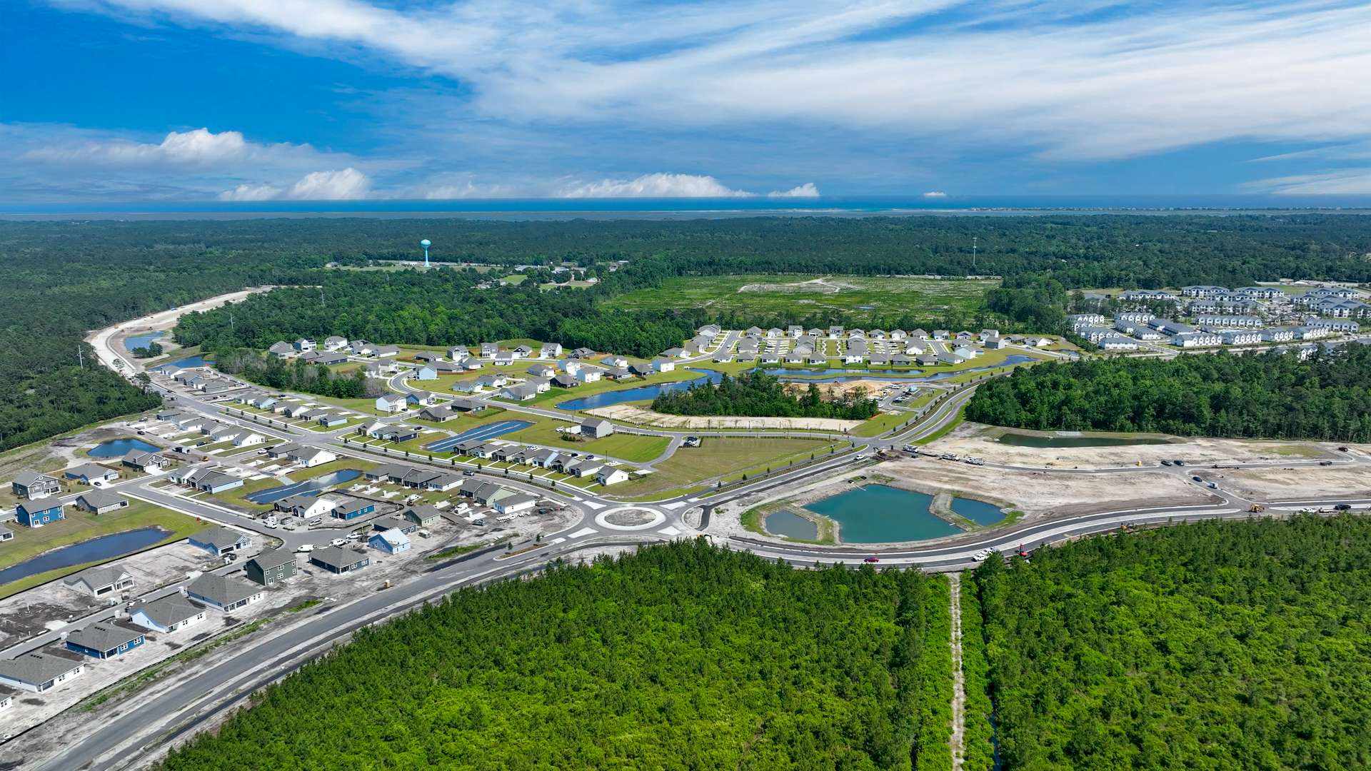 Blake Farm is conveniently located near Highway 17 and I40, offering easy access to downtown Wilmington, Raleigh, Porters Neck, and Hampstead. Residents can quickly reach Porters Neck shopping, Mayfaire, grocery stores, and hospitals within a short drive. The future amenity center that will include a swimming pool, multi-sport court, splashpad, playground, and fire pit, ensuring a well-rounded and enjoyable living experience.