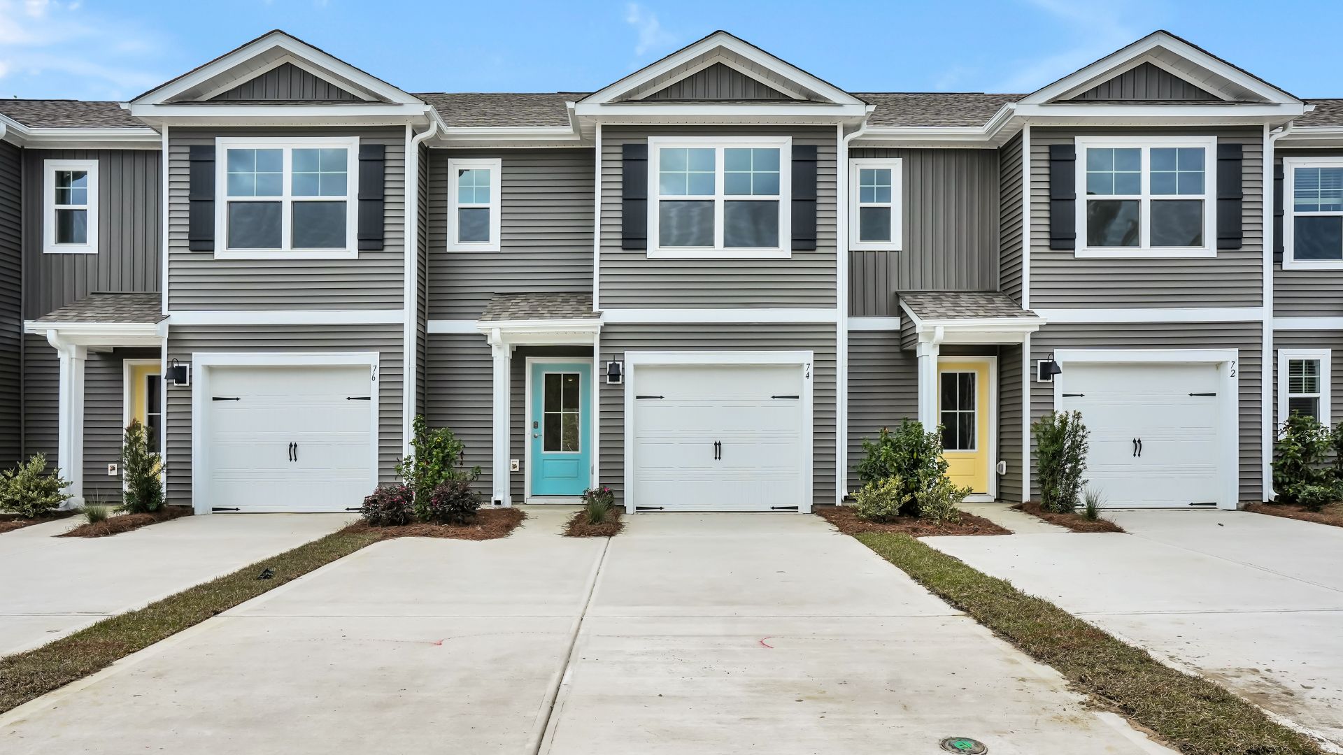 New Townhome Construction! The Willows at Blake Farm in Wilmington, North Carolina. The Pearson is a 3 bedroom, 2.5 bath, 1,418 square feet, two-story floor plan with a single-car garage.